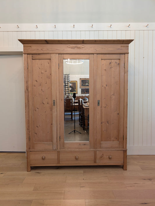 Scandinavian Knockdown Wardrobe w/Mirror
