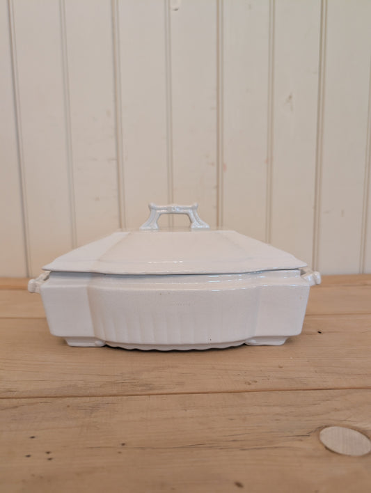 Johnson Brother Lidded Casserole Dish Large