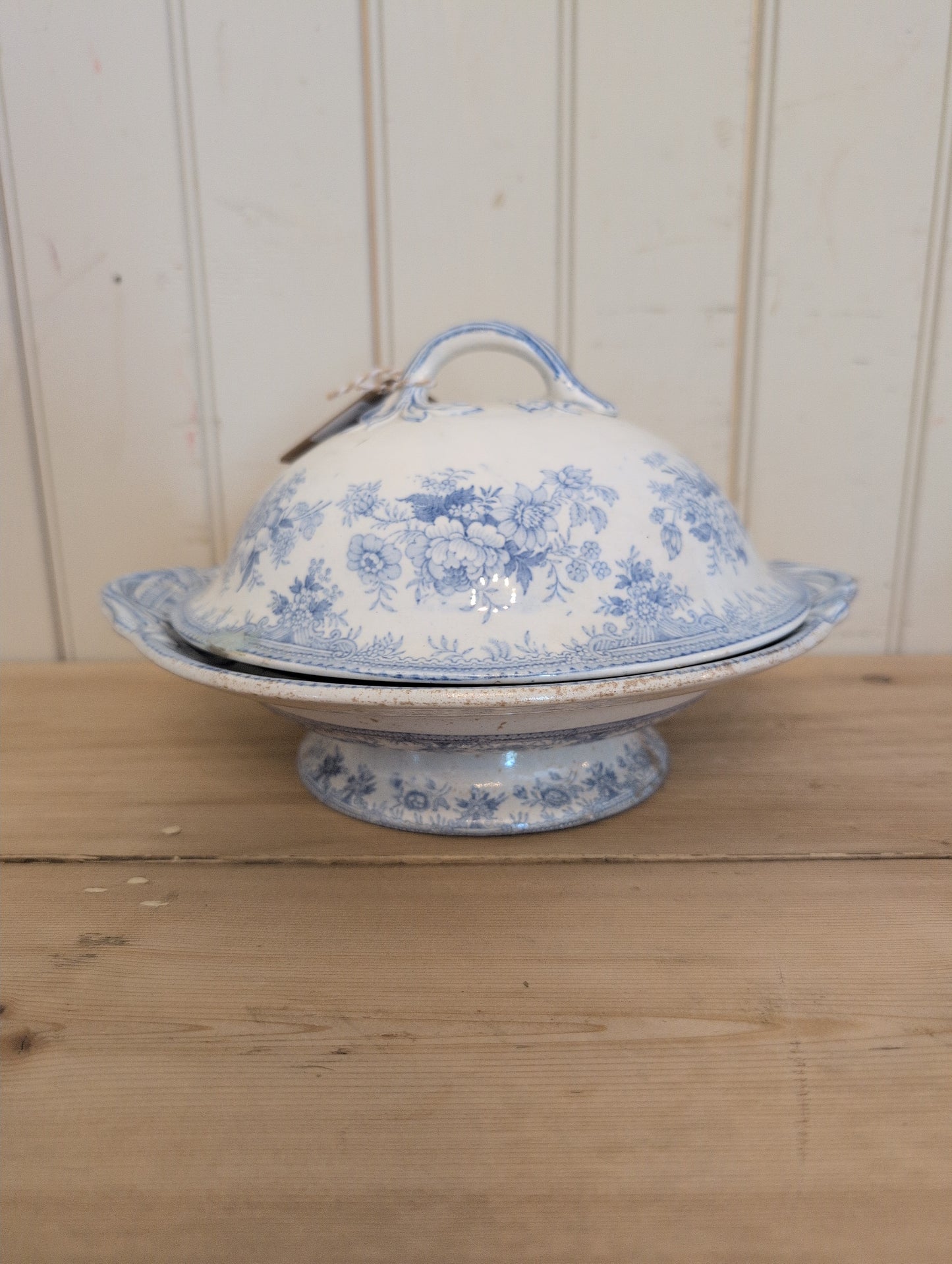 Asiatic Pheasant Round Tureen with Lid