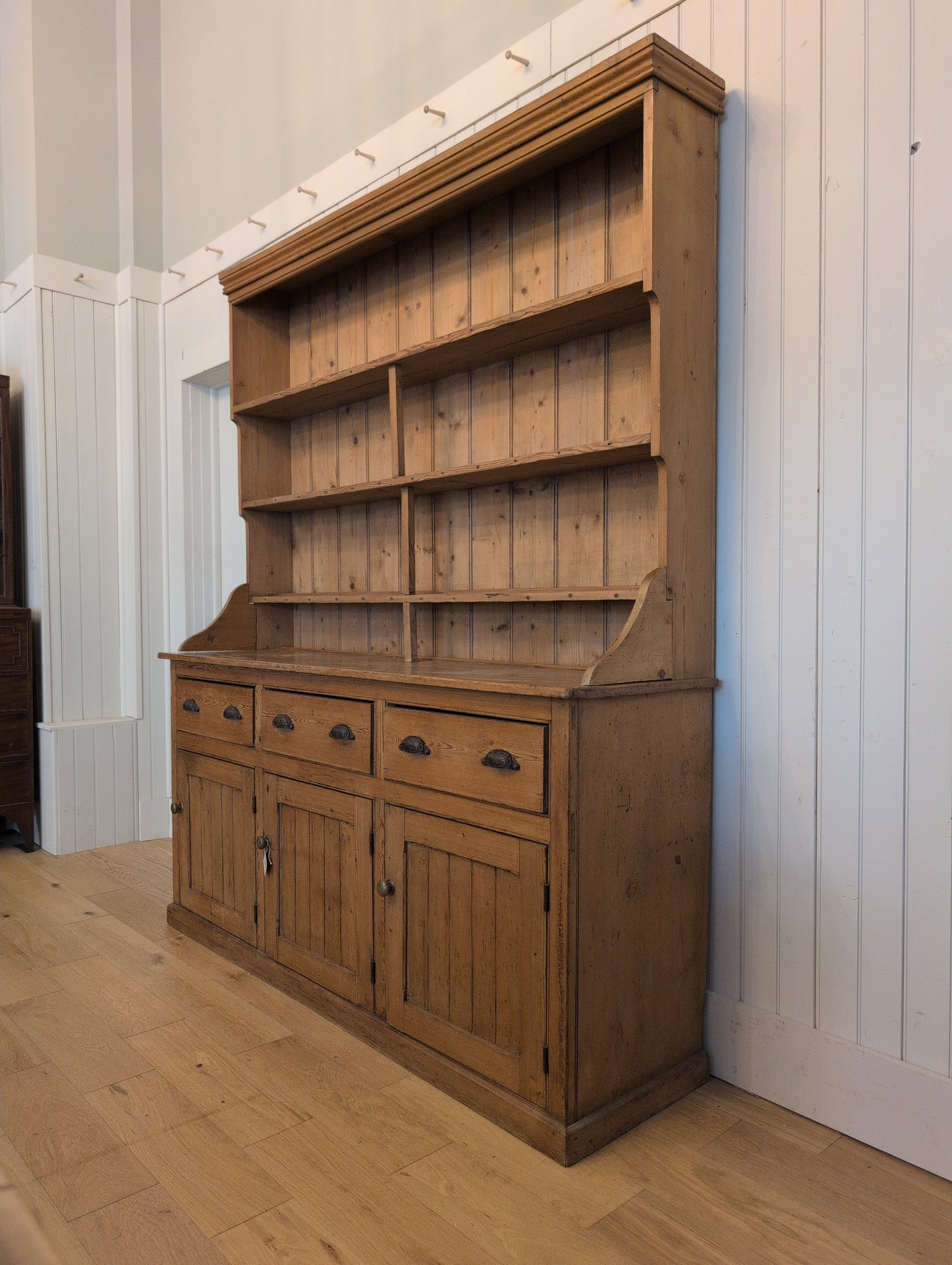 3 Over 3 Graduated Shelving Hutch