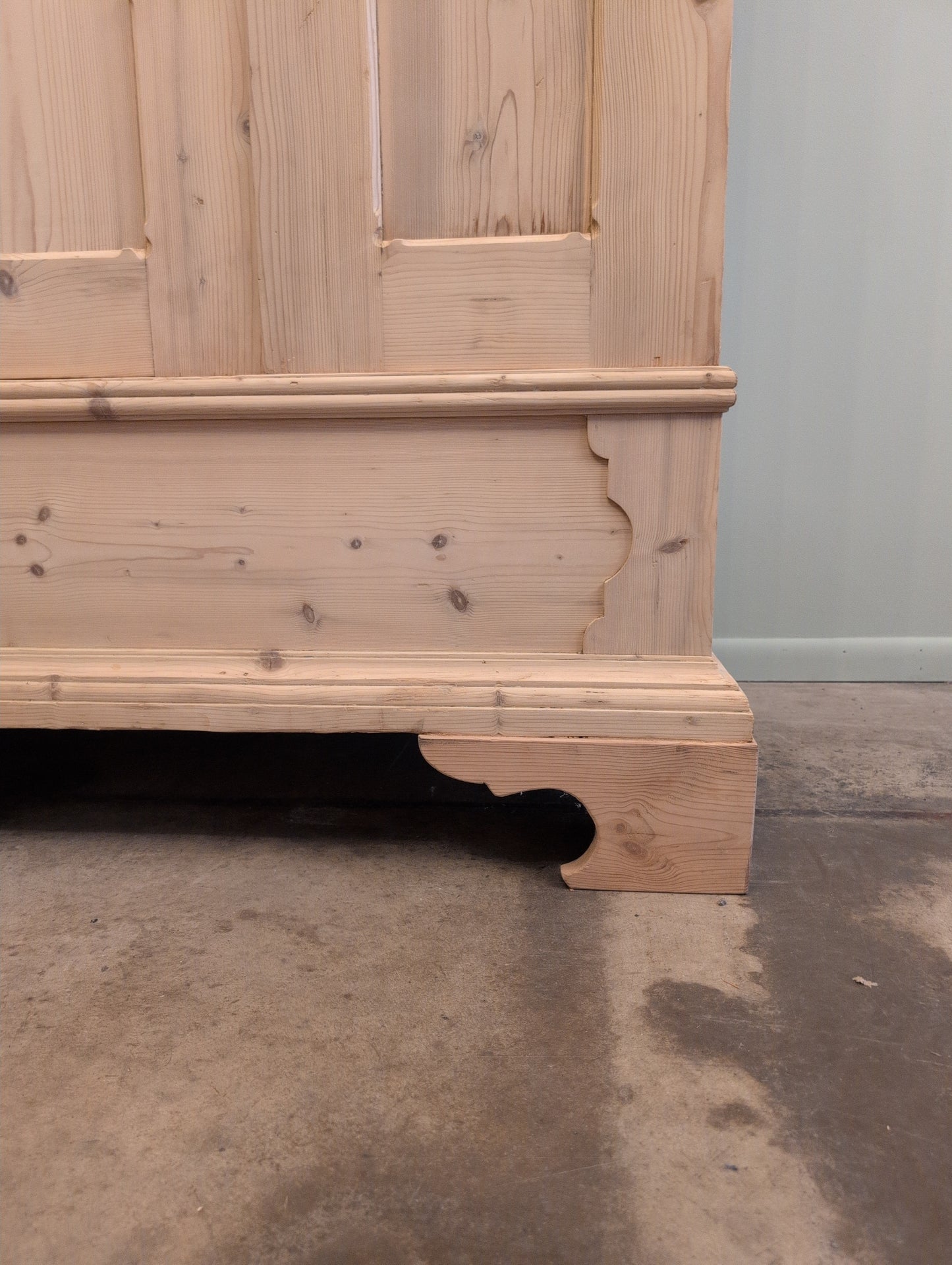 Grand Stripped Pine German Wardrobe