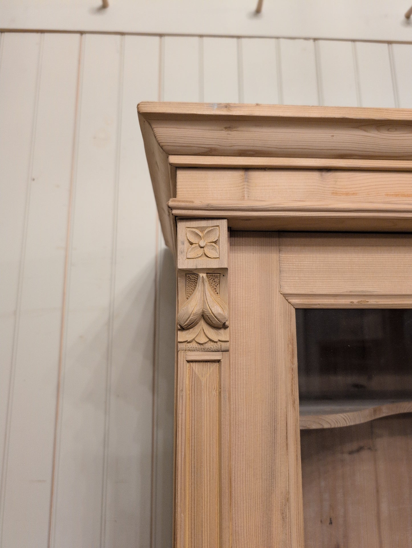 European Stripped Pine Hutch