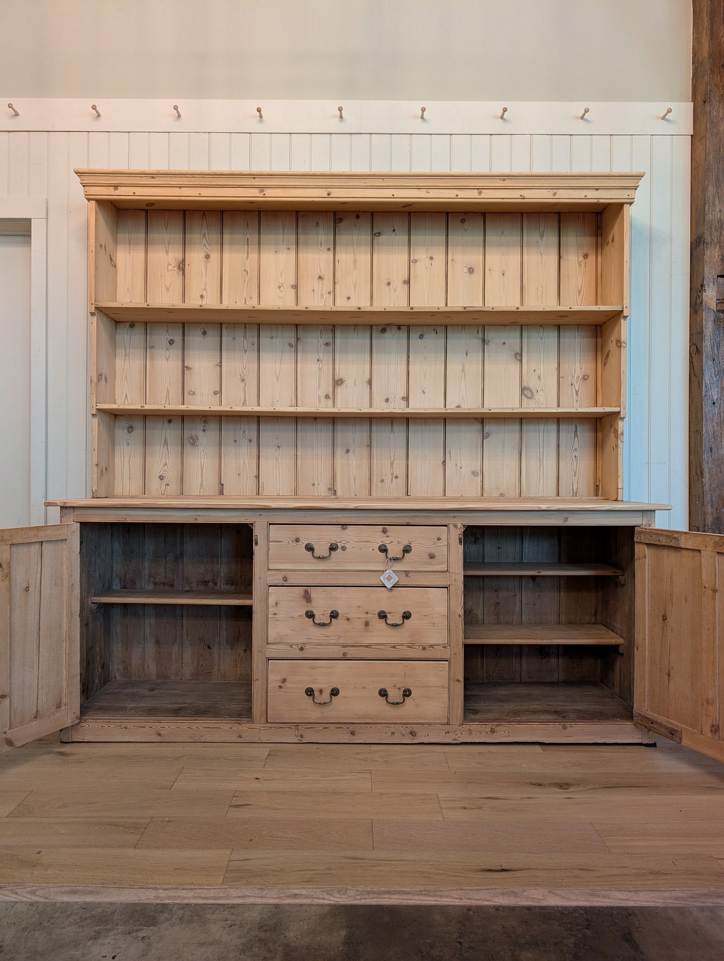 7ft+ Graduated Shelving Pine Hutch