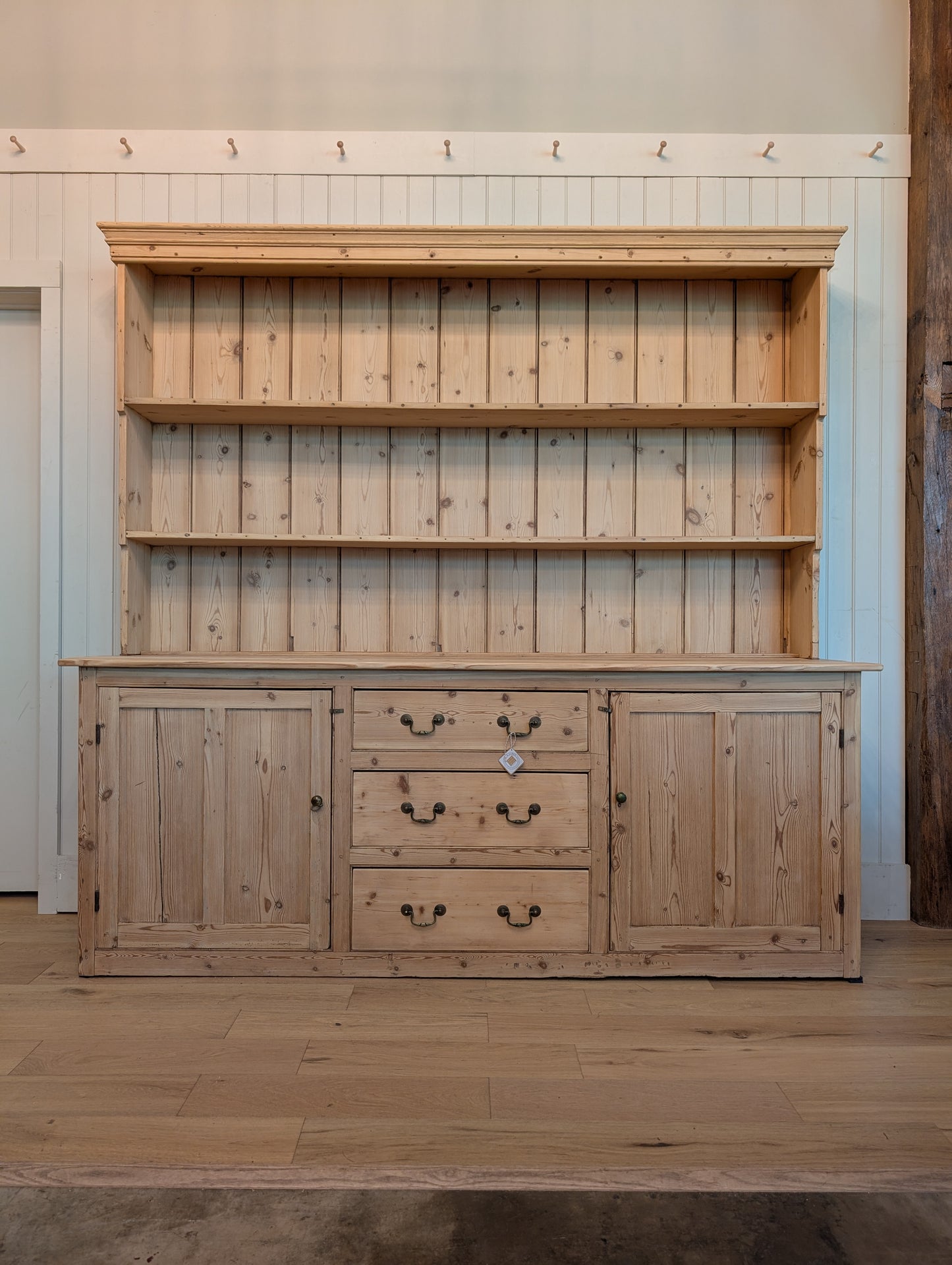 7ft+ Graduated Shelving Pine Hutch
