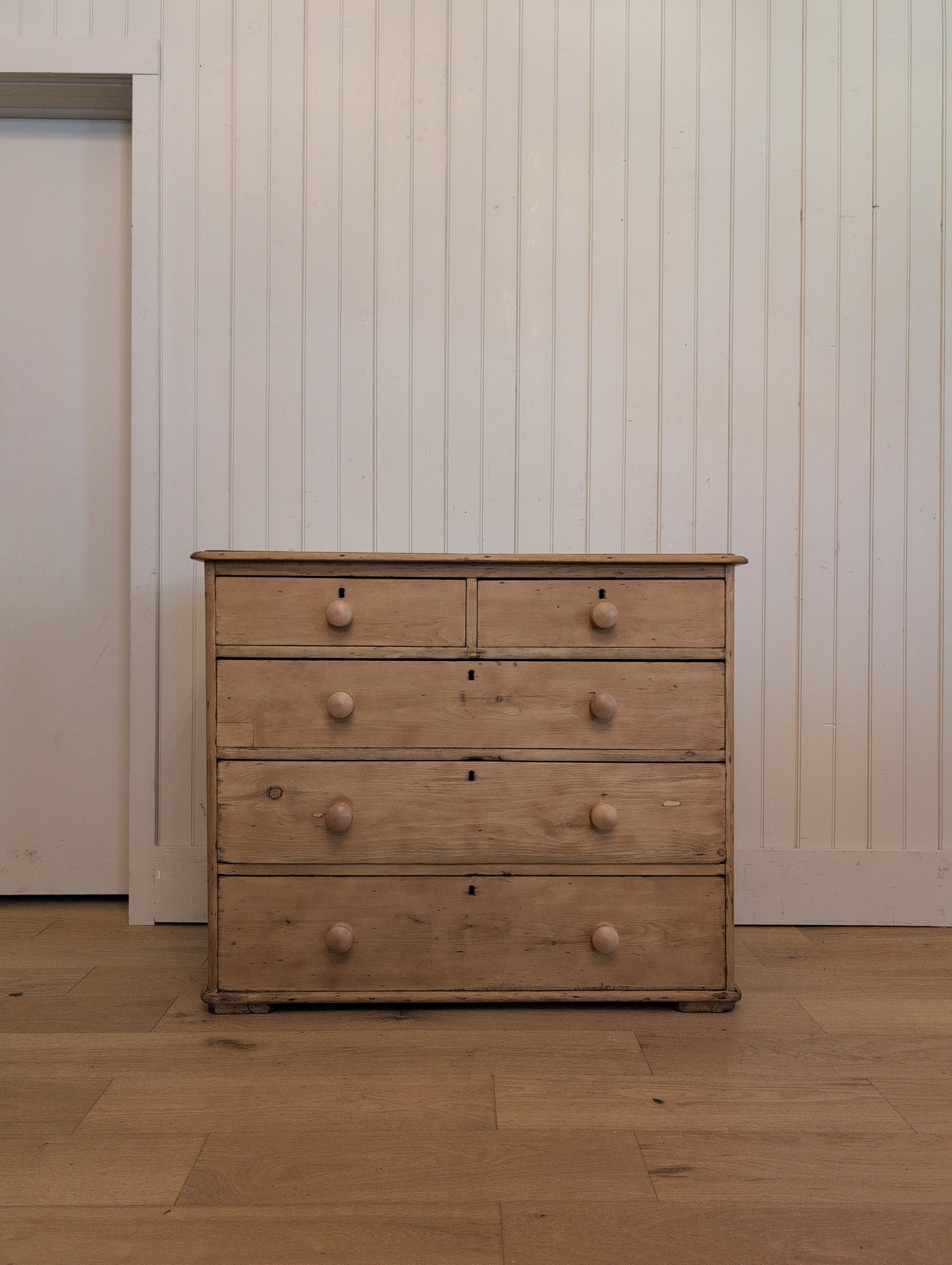 Stately 2 Over 3 Chest