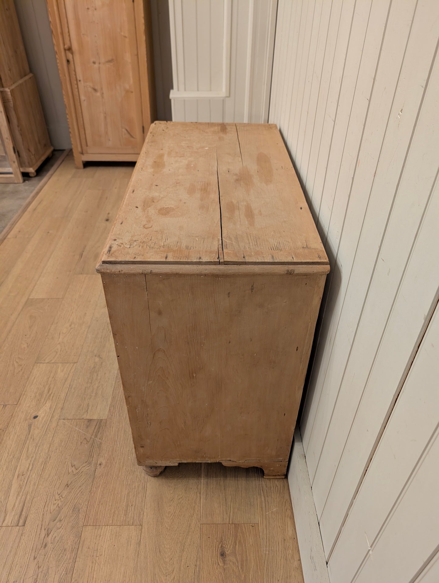 Stout Pine 2 Over 2 Chest