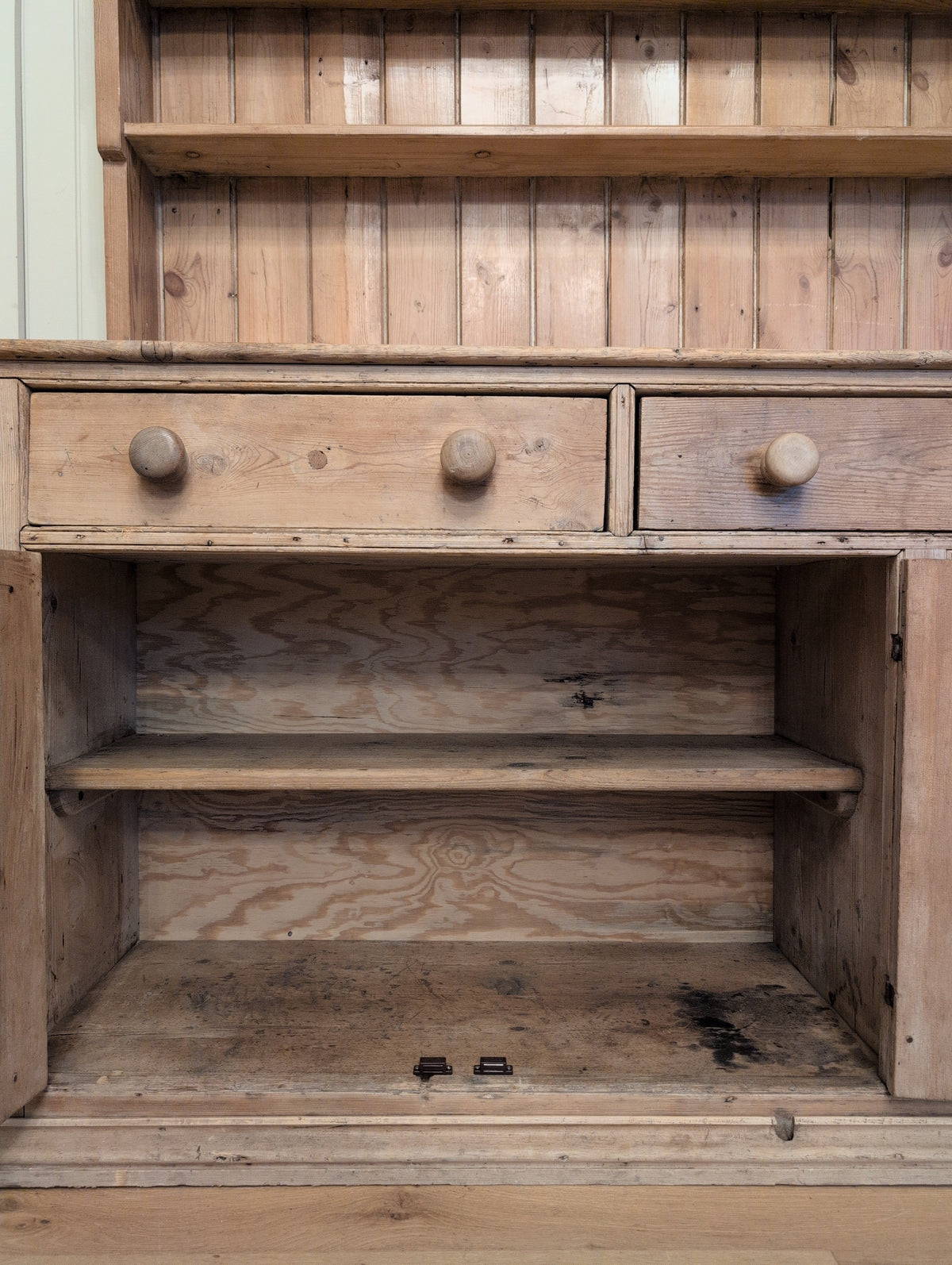 English Rustic Pine Hutch