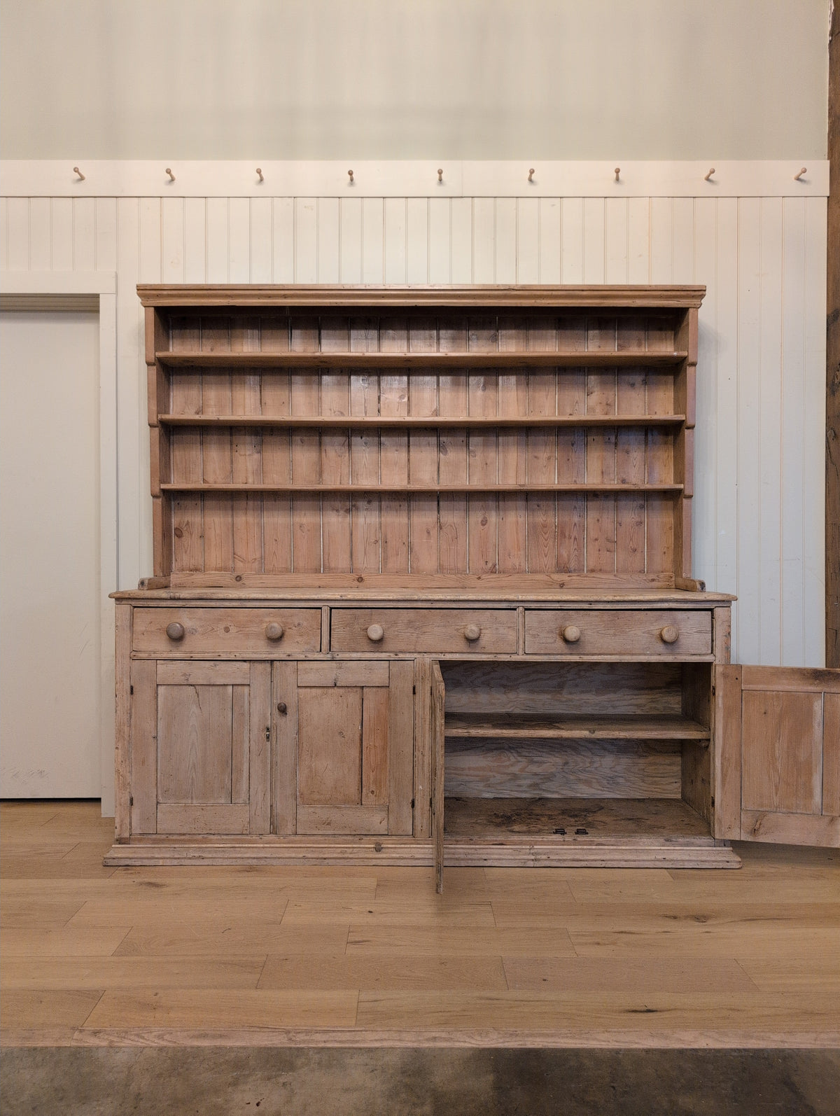 English Rustic Pine Hutch