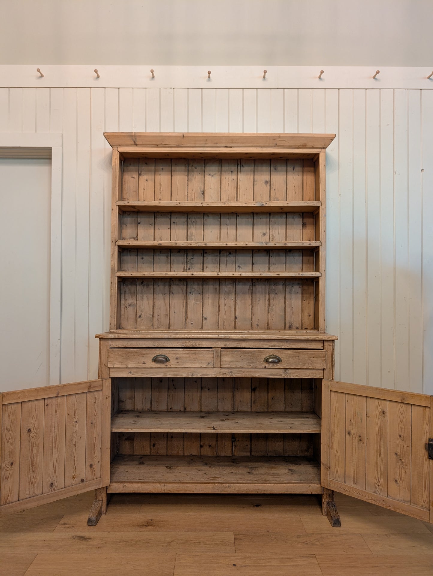 One Piece Irish Pine Hutch