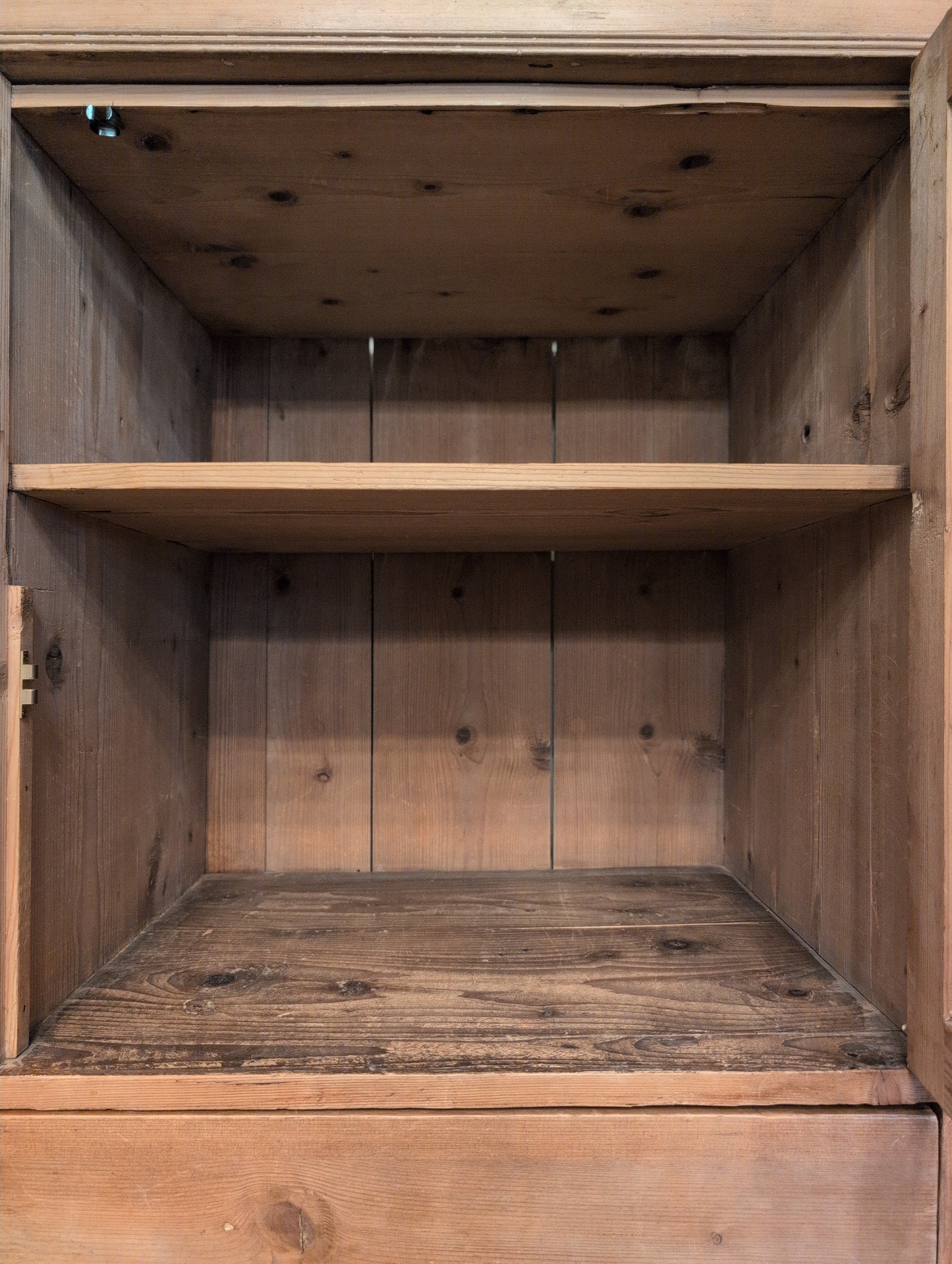 Georgian Pine Linen Press