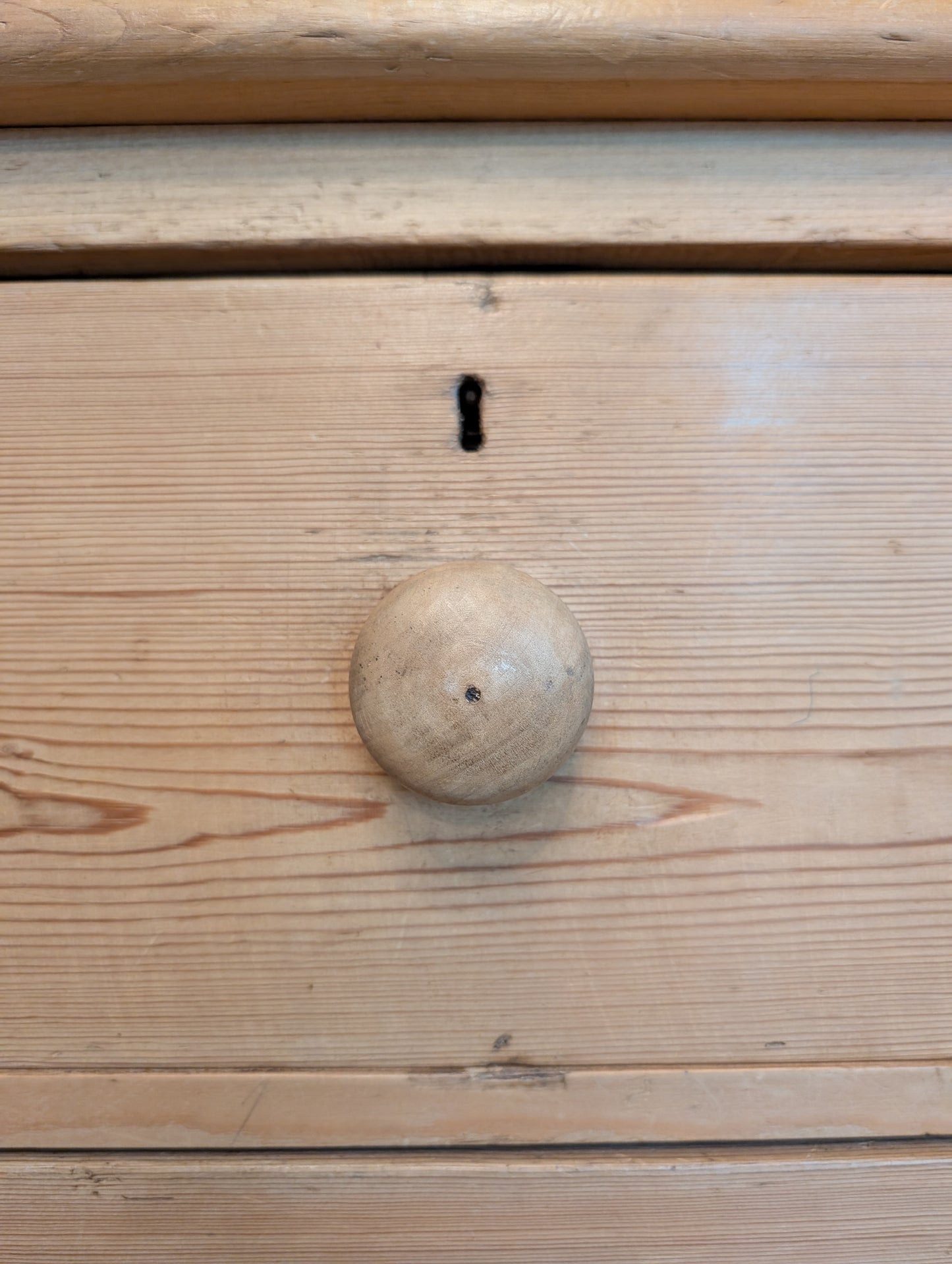 Mellow Pine Linen Press
