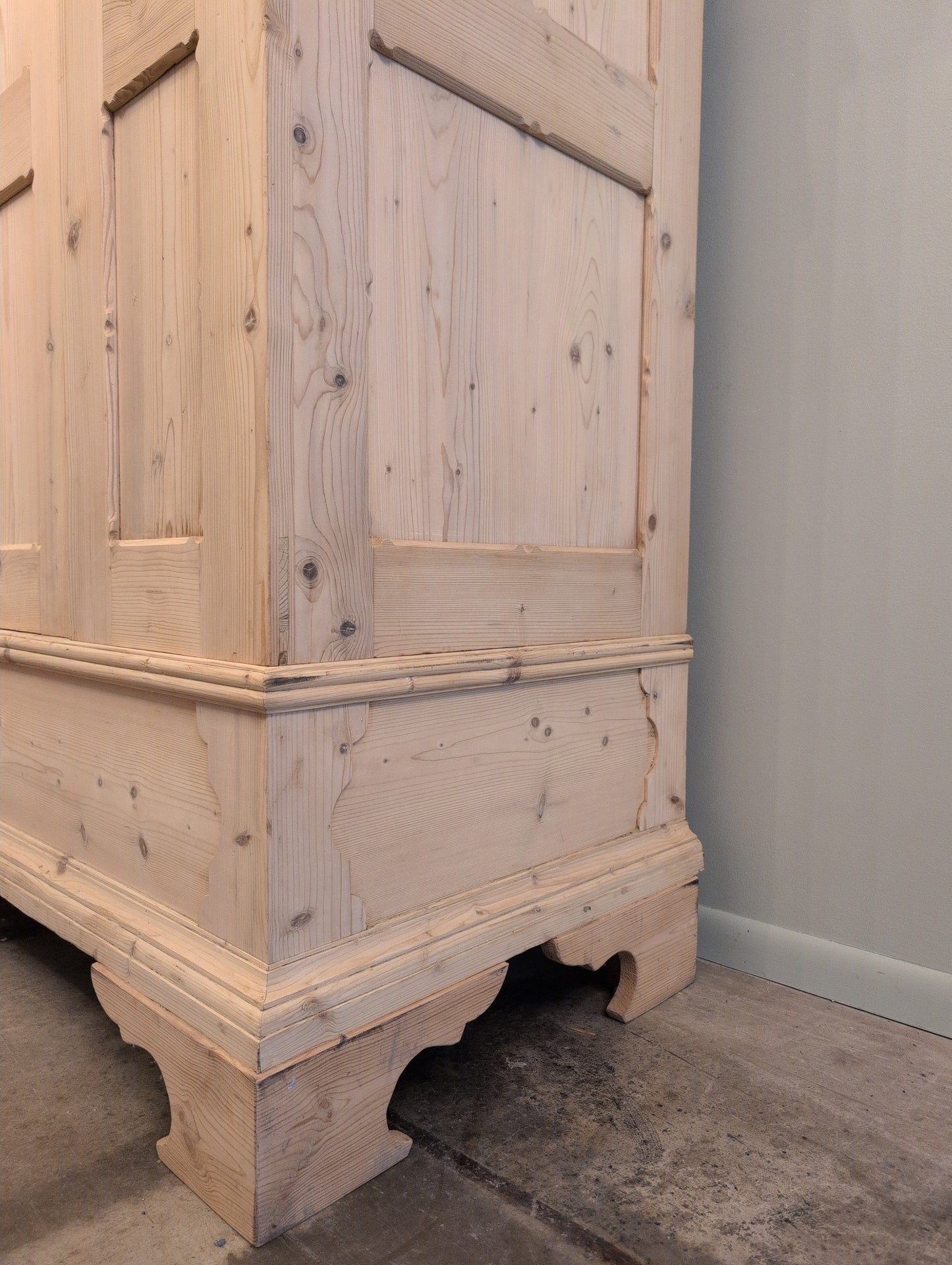 Grand Stripped Pine German Wardrobe