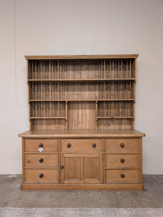 Traditional Country House Dresser