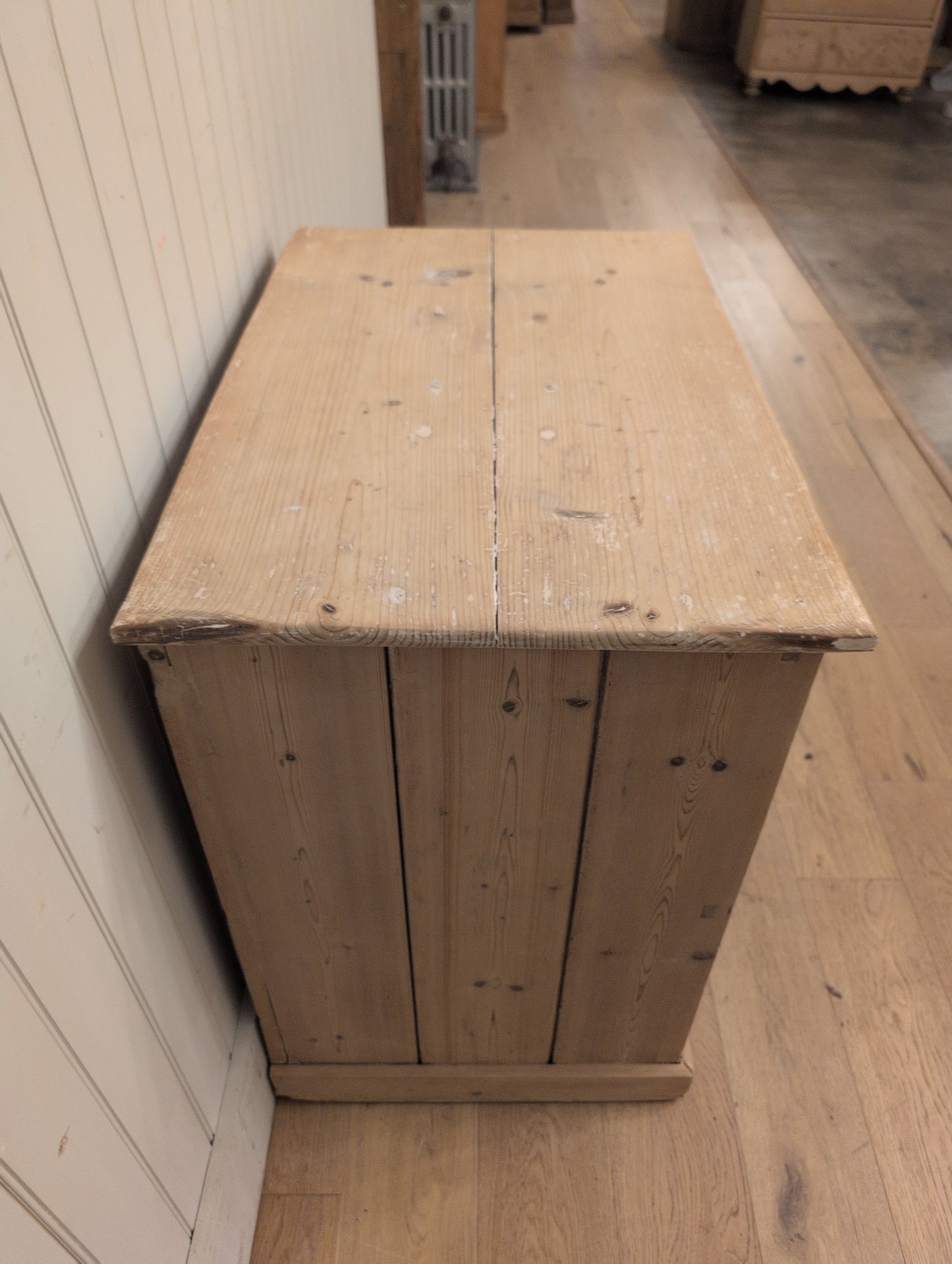 English Pine 2 Drawer Chest
