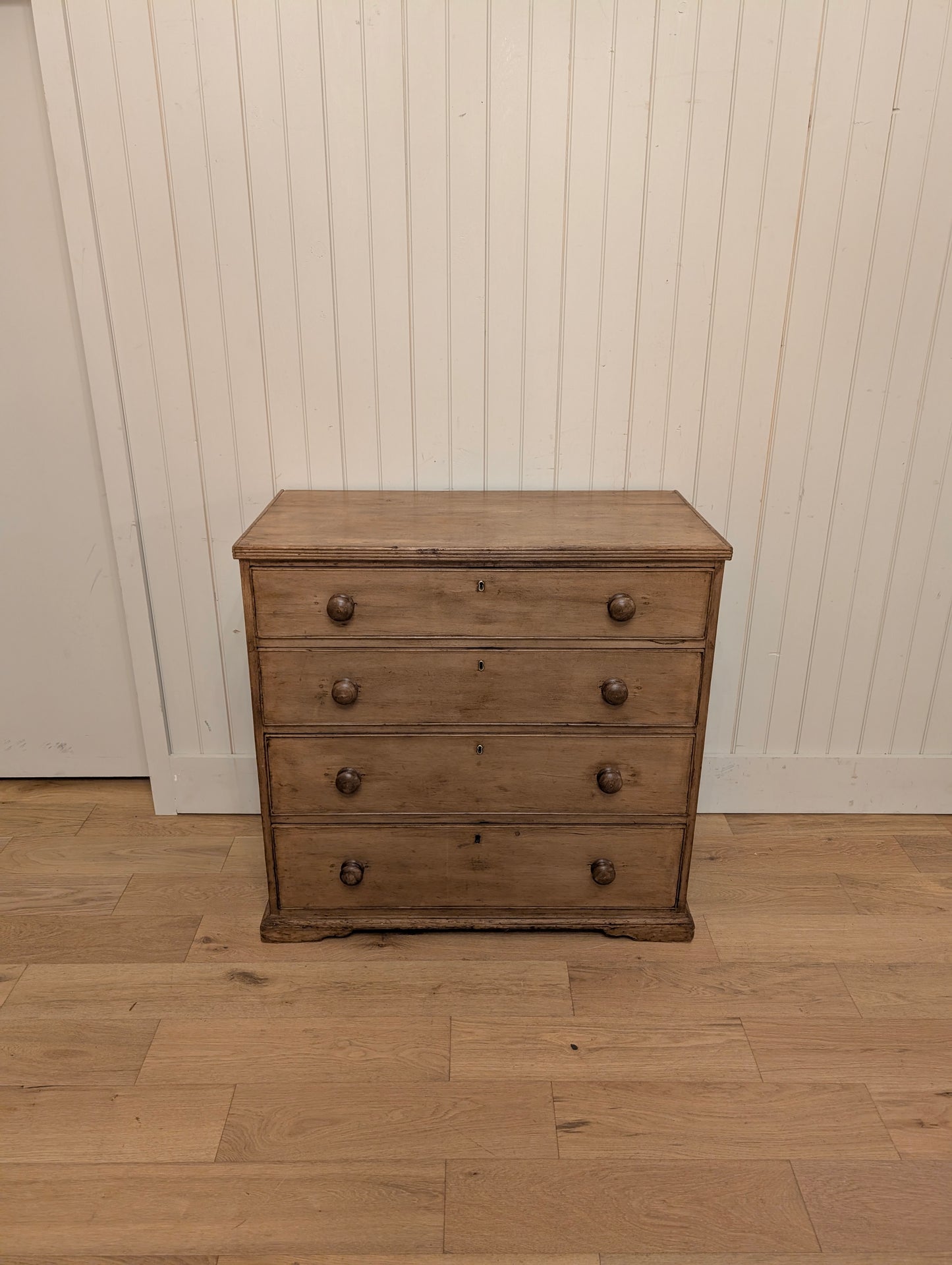 Opulent 4 Drawer Chest