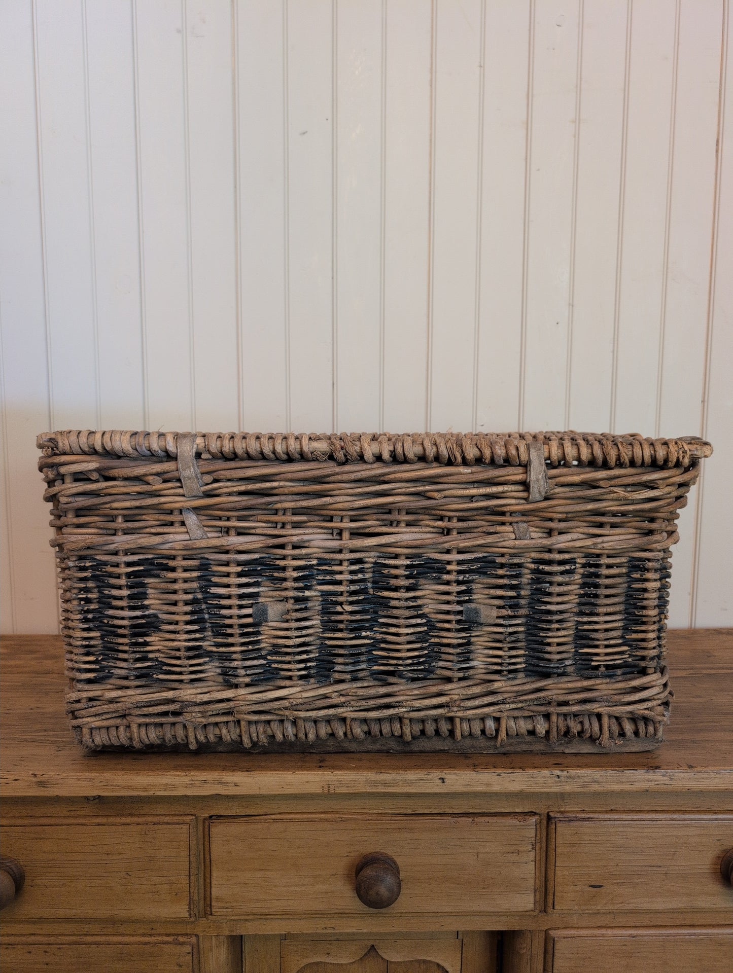 English Laundry Basket Blue Dragon