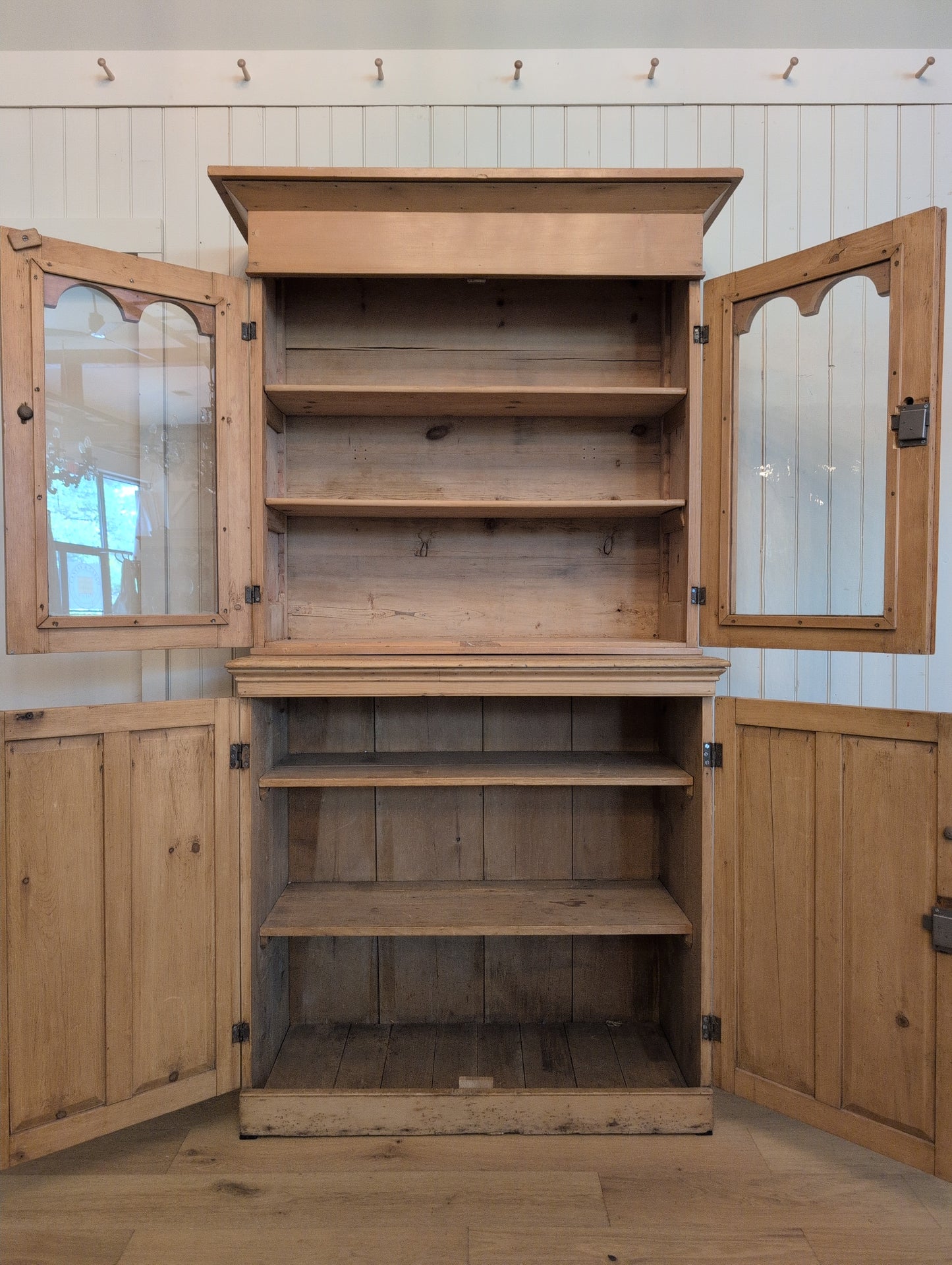 Glazed Arch Door Pine Hutch