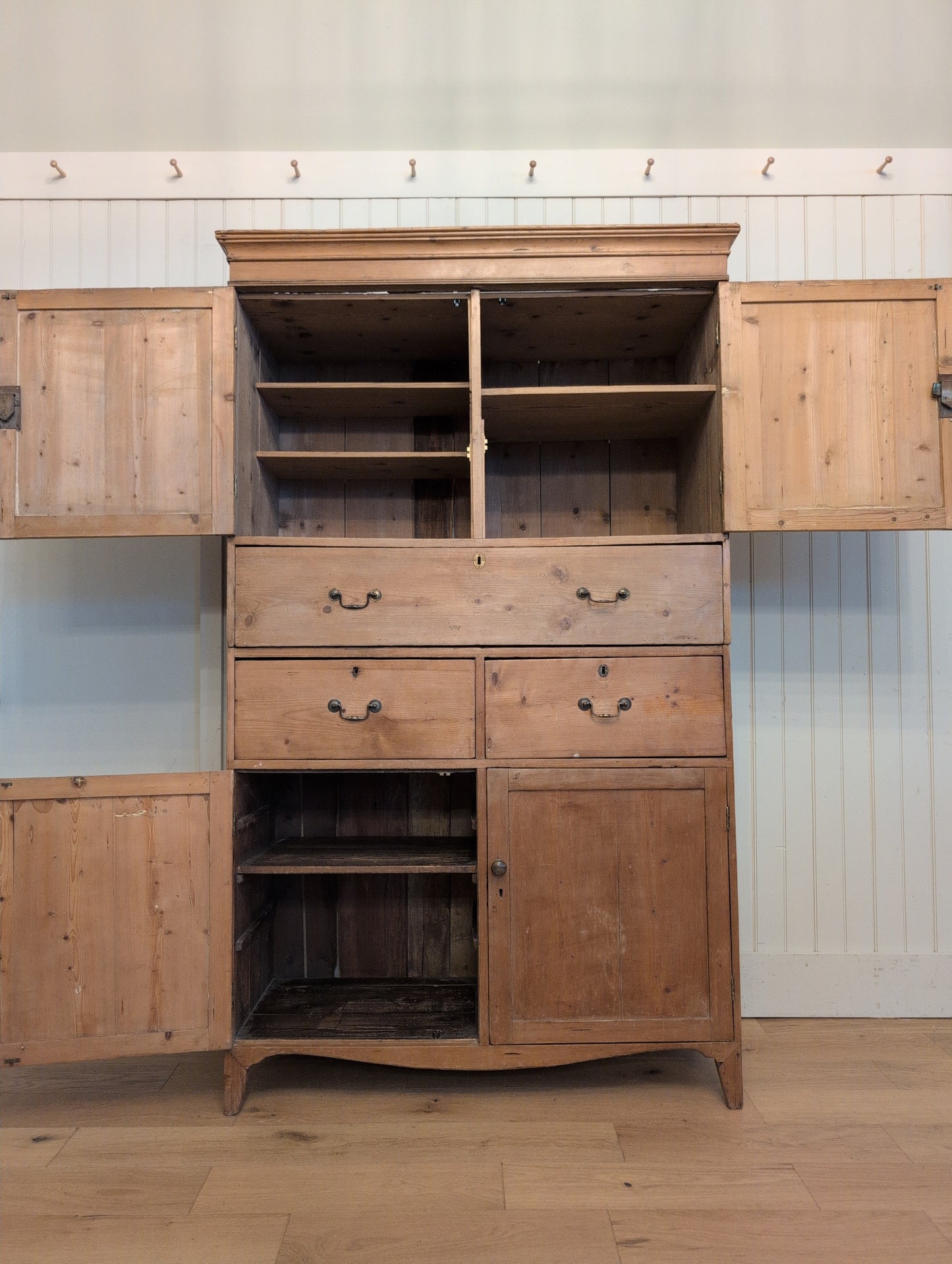 Georgian Pine Linen Press