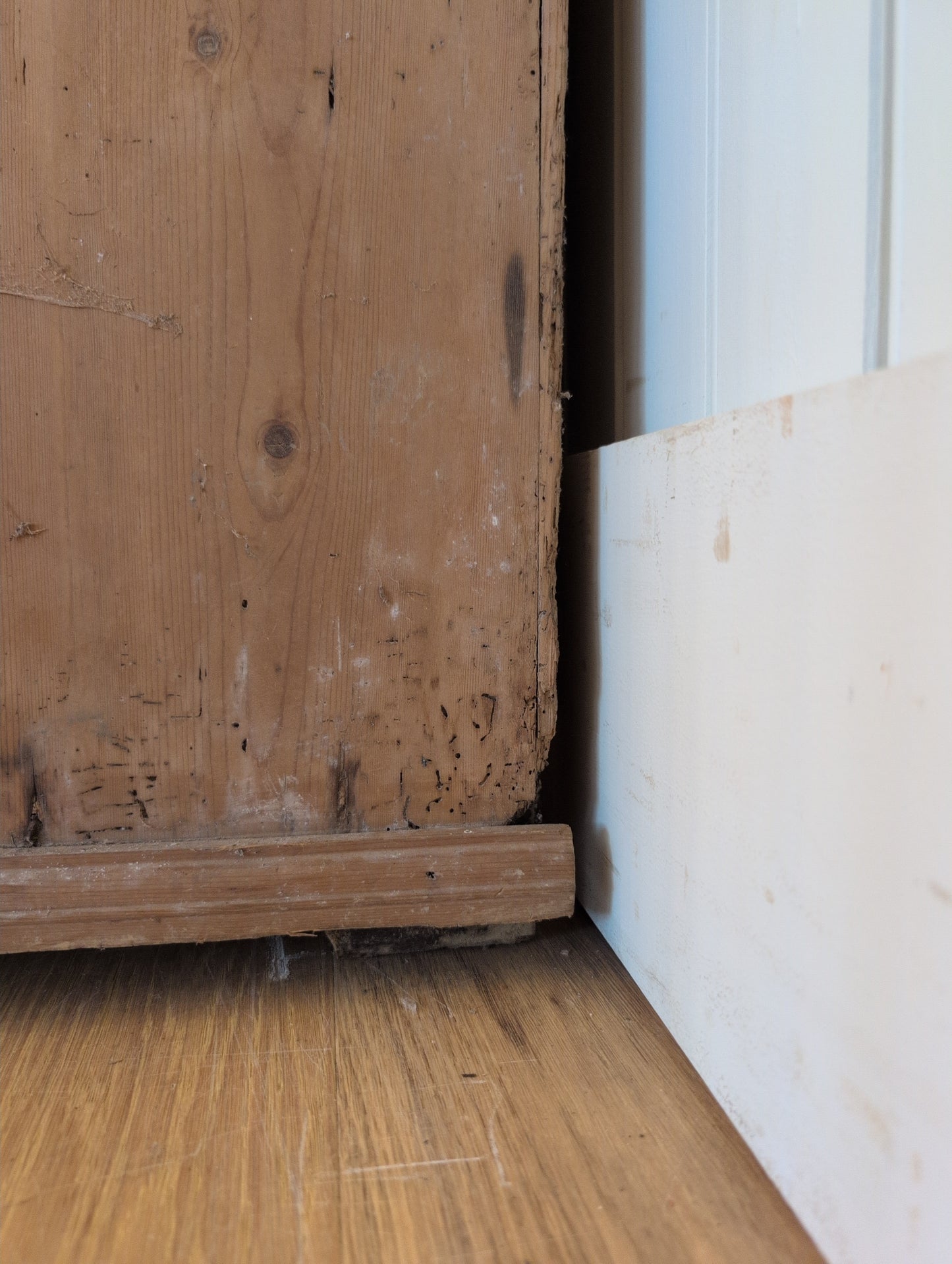 Glazed Double Arch Dresser