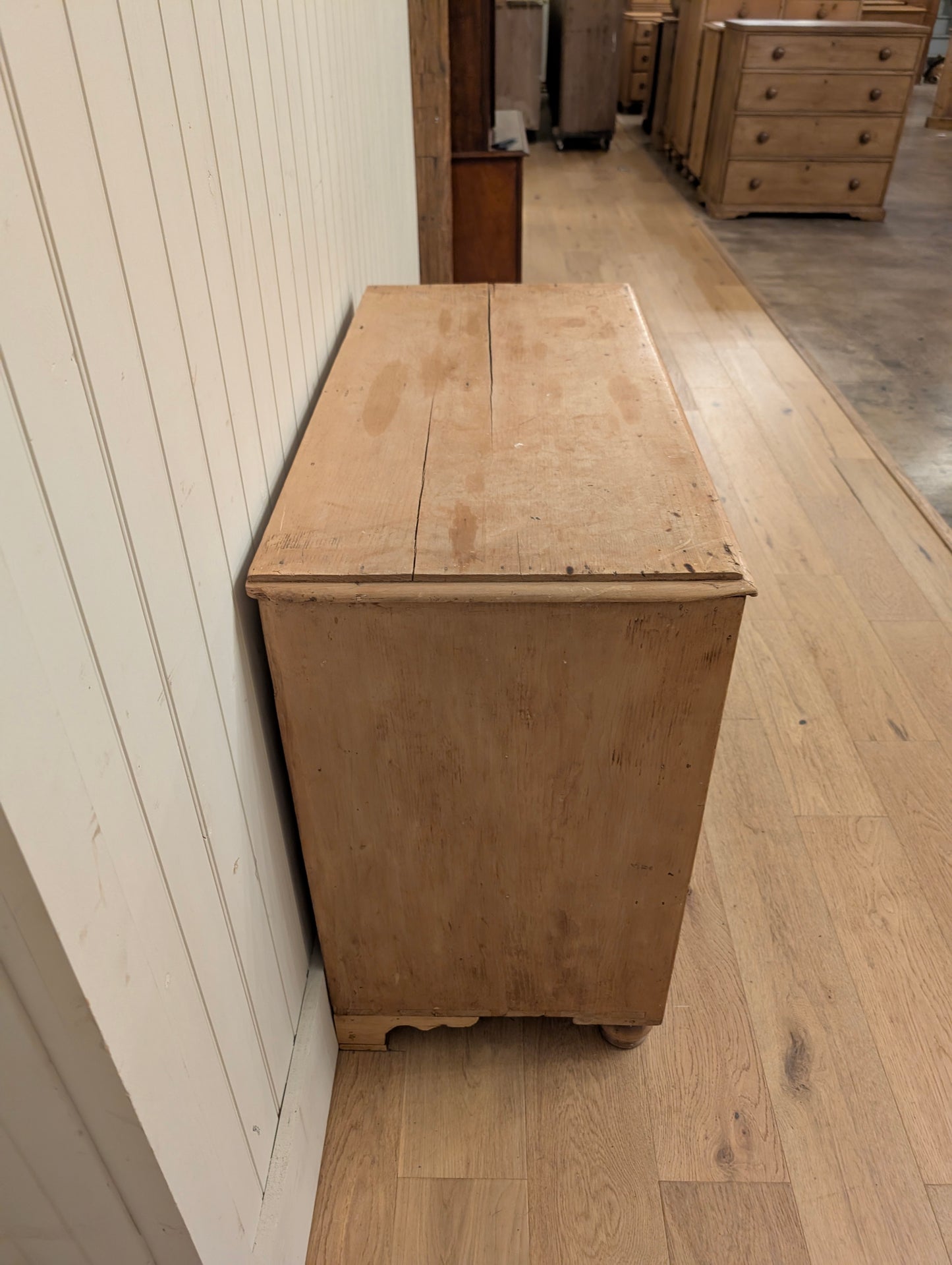 Stout Pine 2 Over 2 Chest