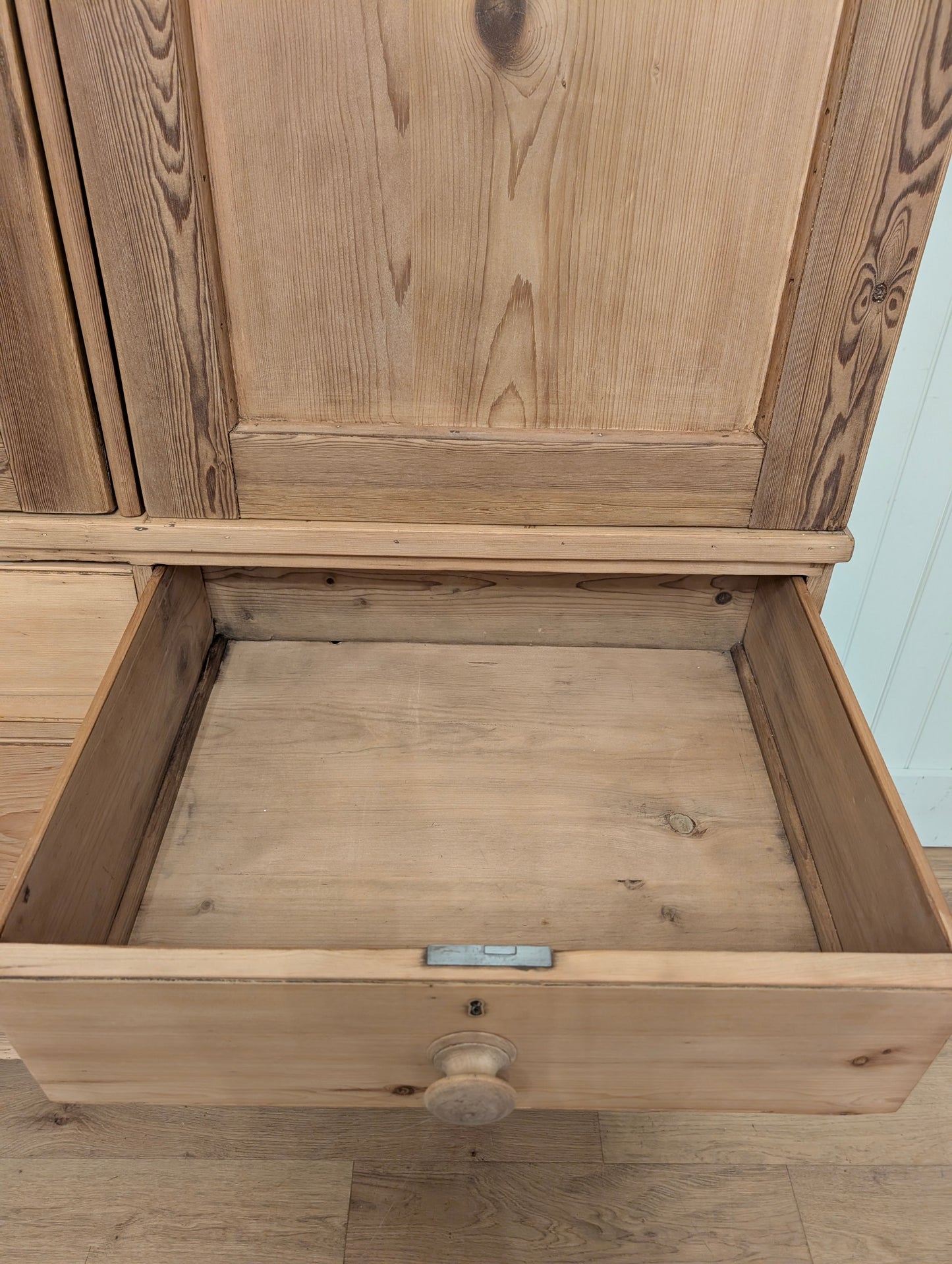 English Pine Linen Press