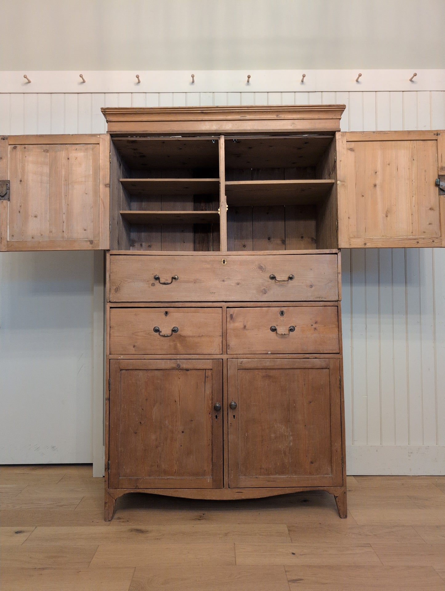 Georgian Pine Linen Press