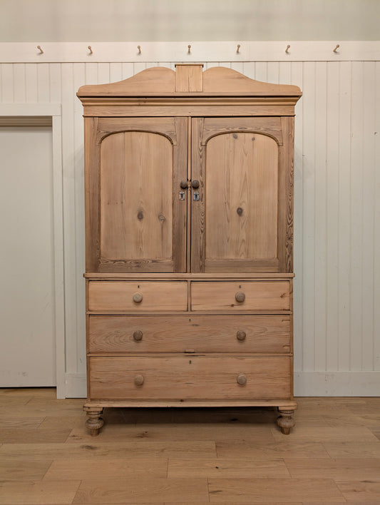 English Pine Linen Press