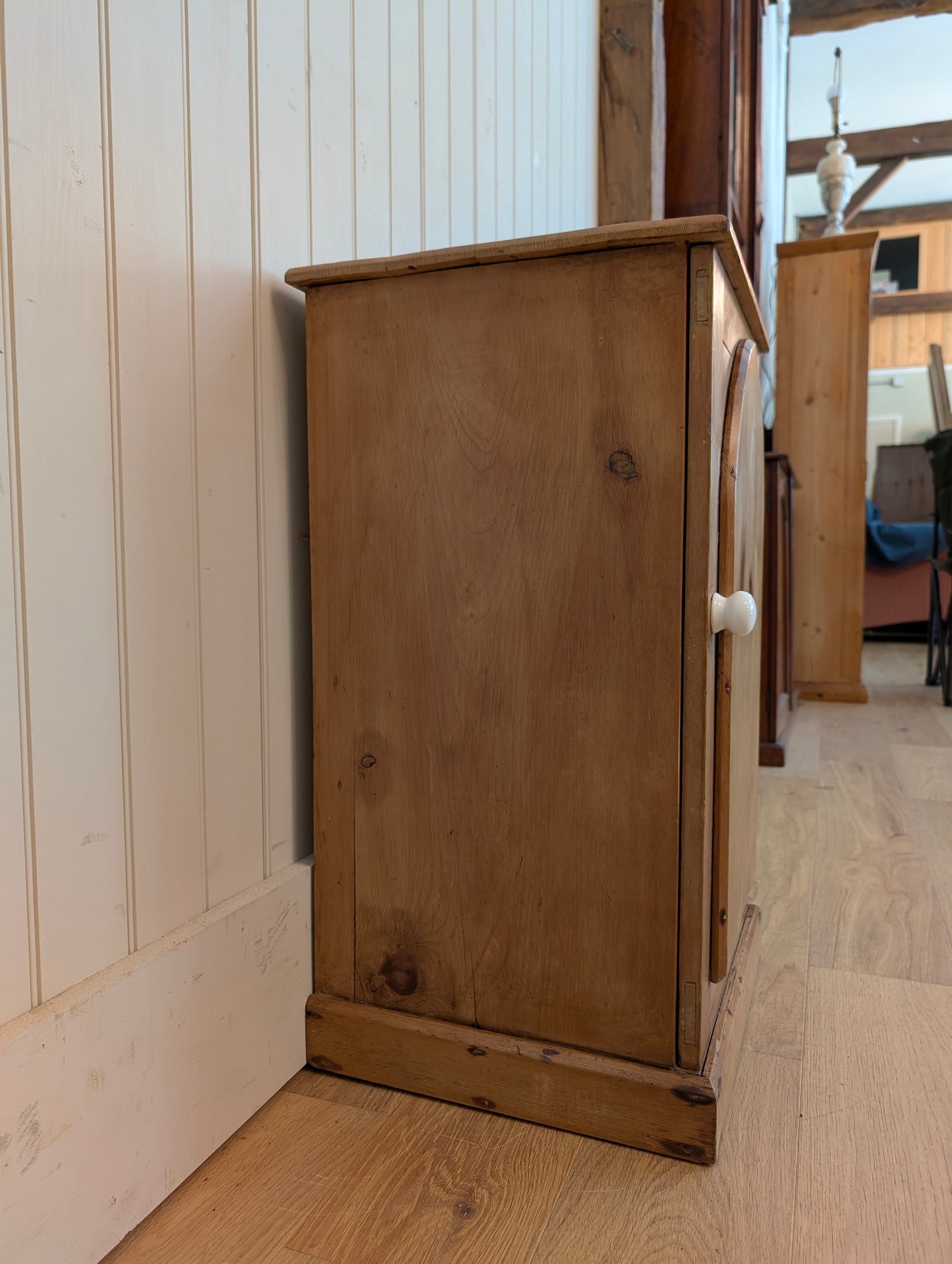 Arch Door Bedside Cupboard