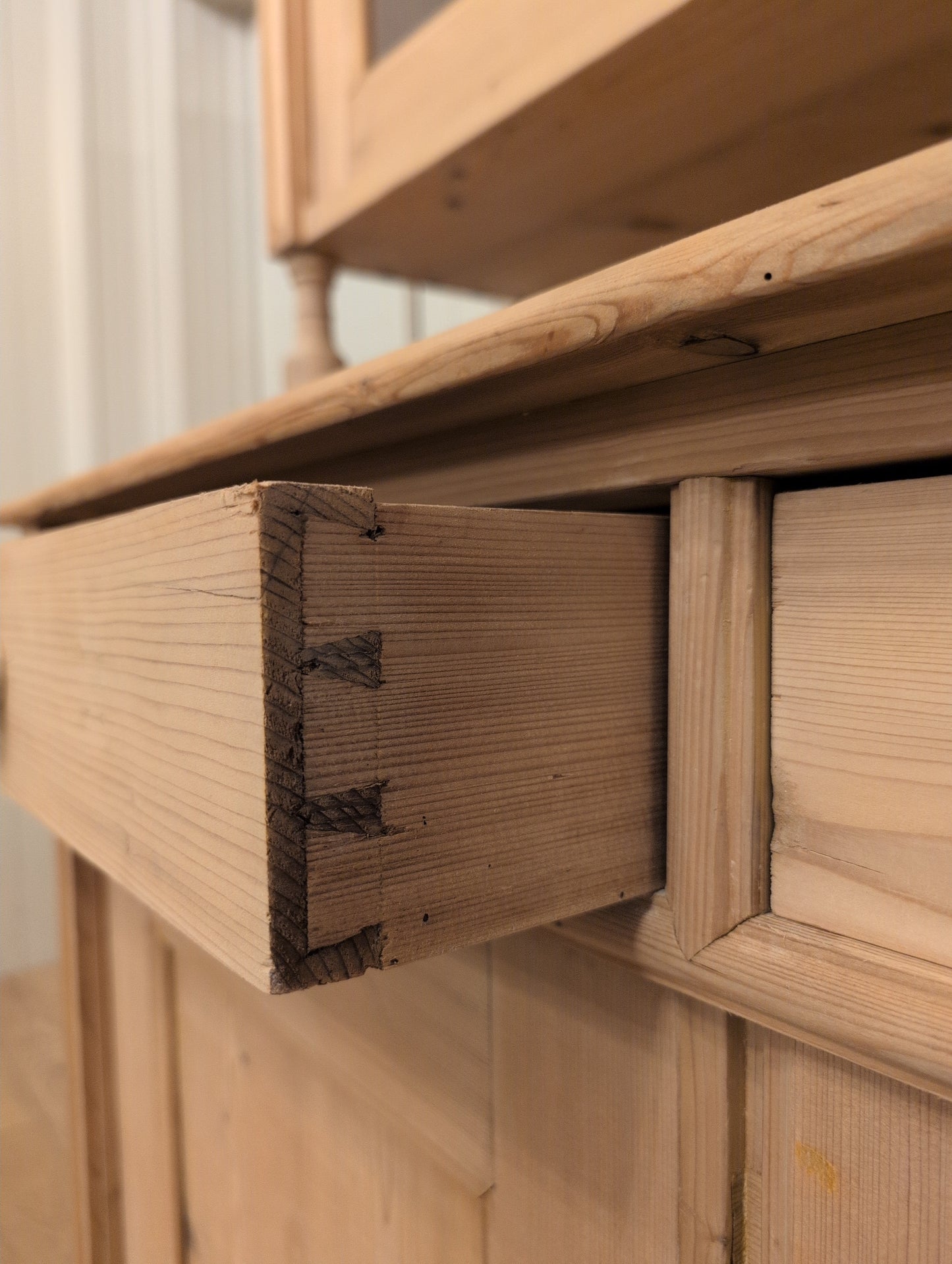 European Stripped Pine Hutch