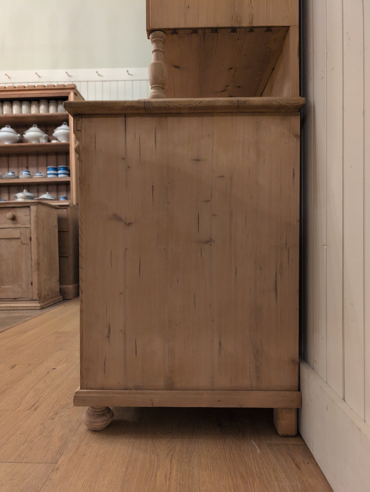 European Stripped Pine Hutch