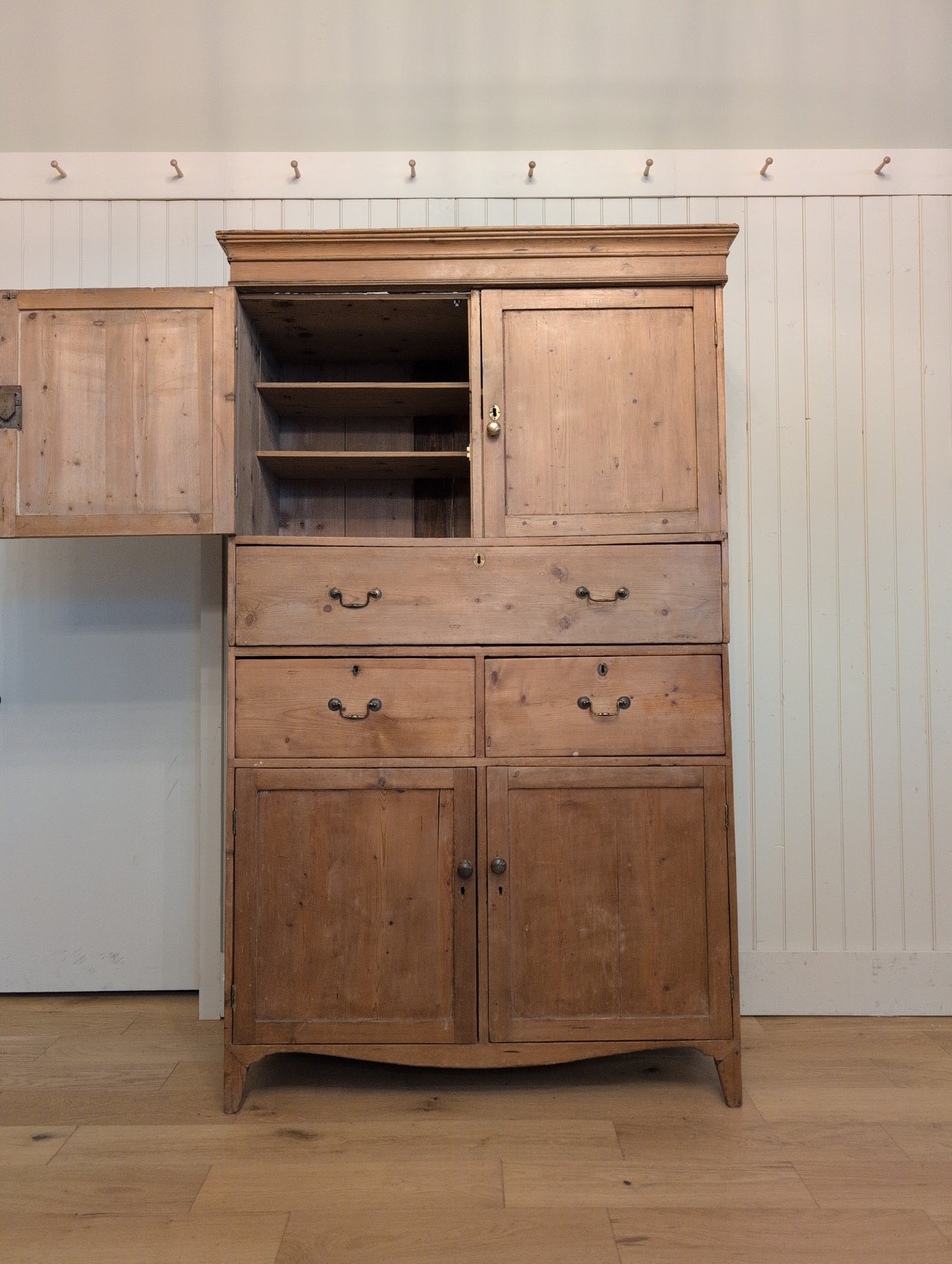 Georgian Pine Linen Press