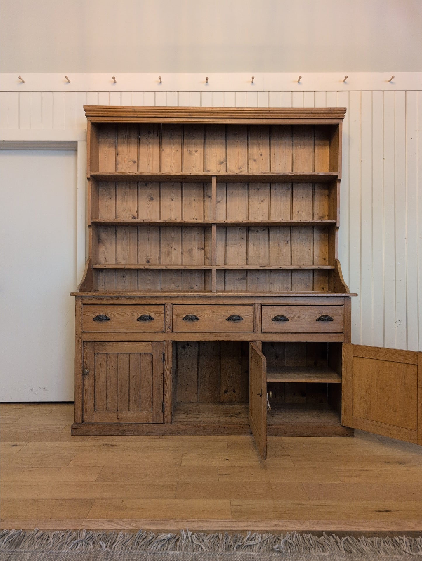 3 Over 3 Graduated Shelving Hutch