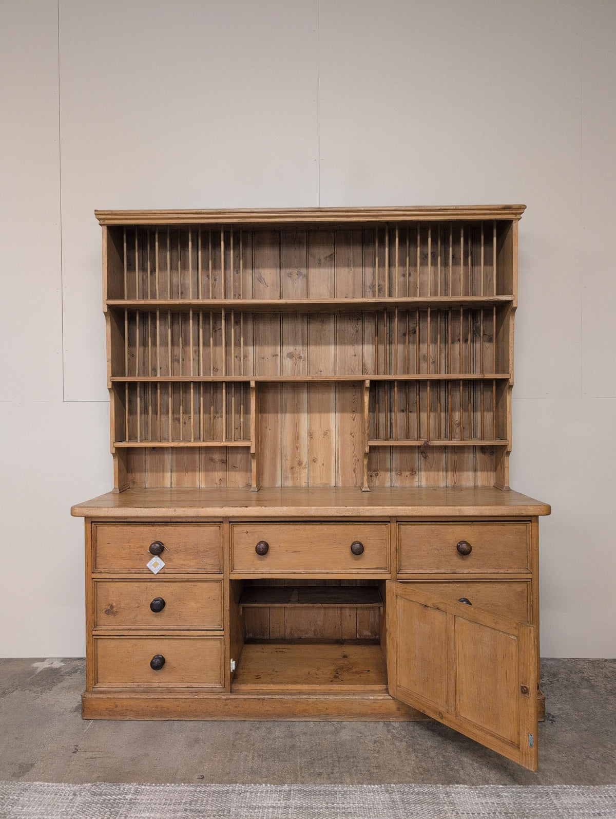 Traditional Country House Dresser
