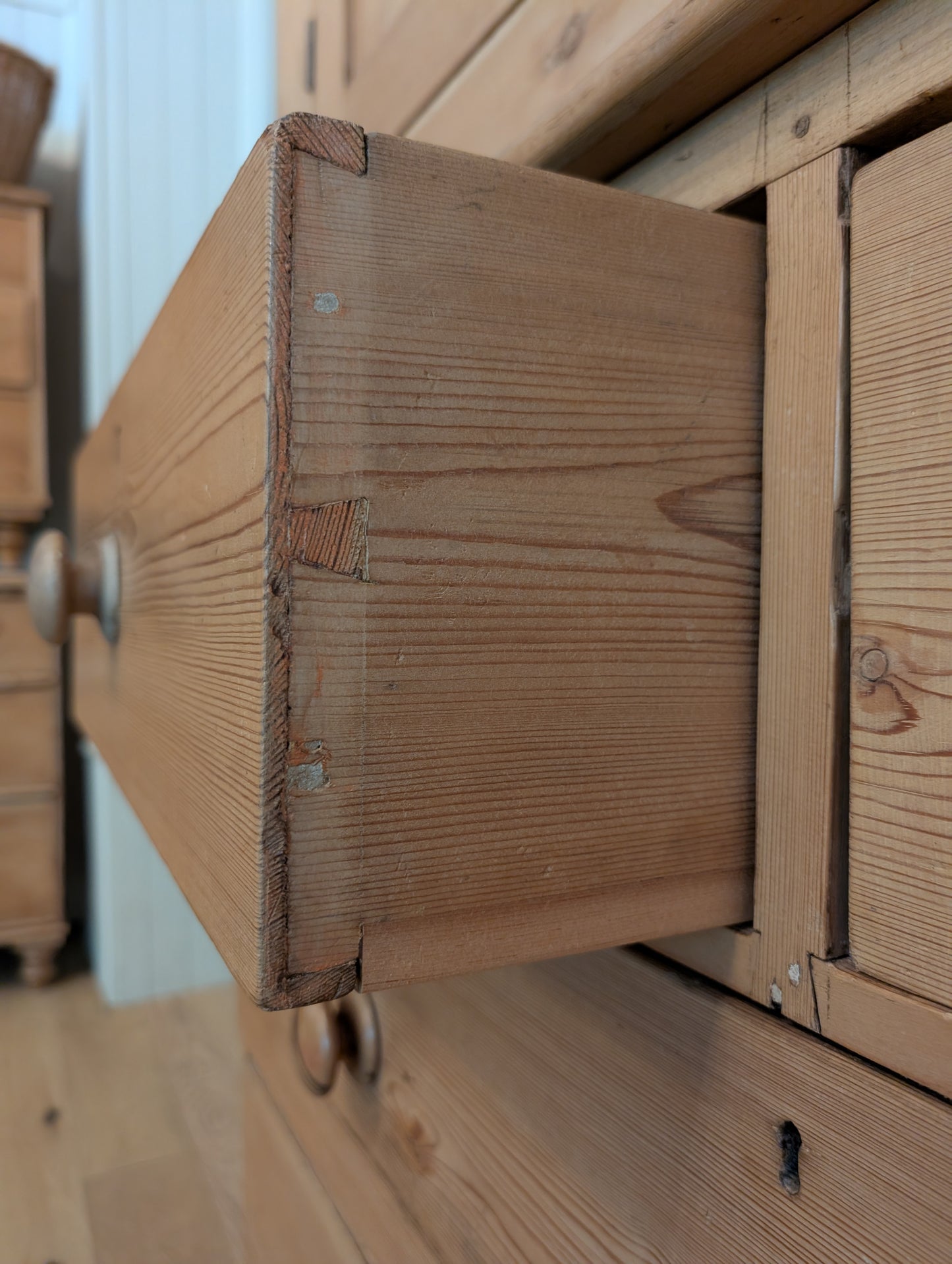 Mellow Pine Linen Press