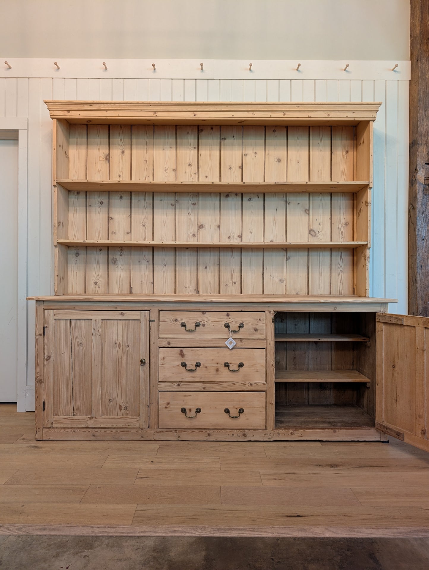 7ft+ Graduated Shelving Pine Hutch