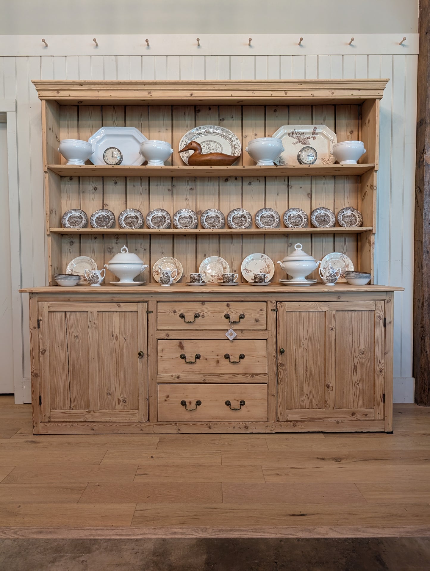 7ft+ Graduated Shelving Pine Hutch