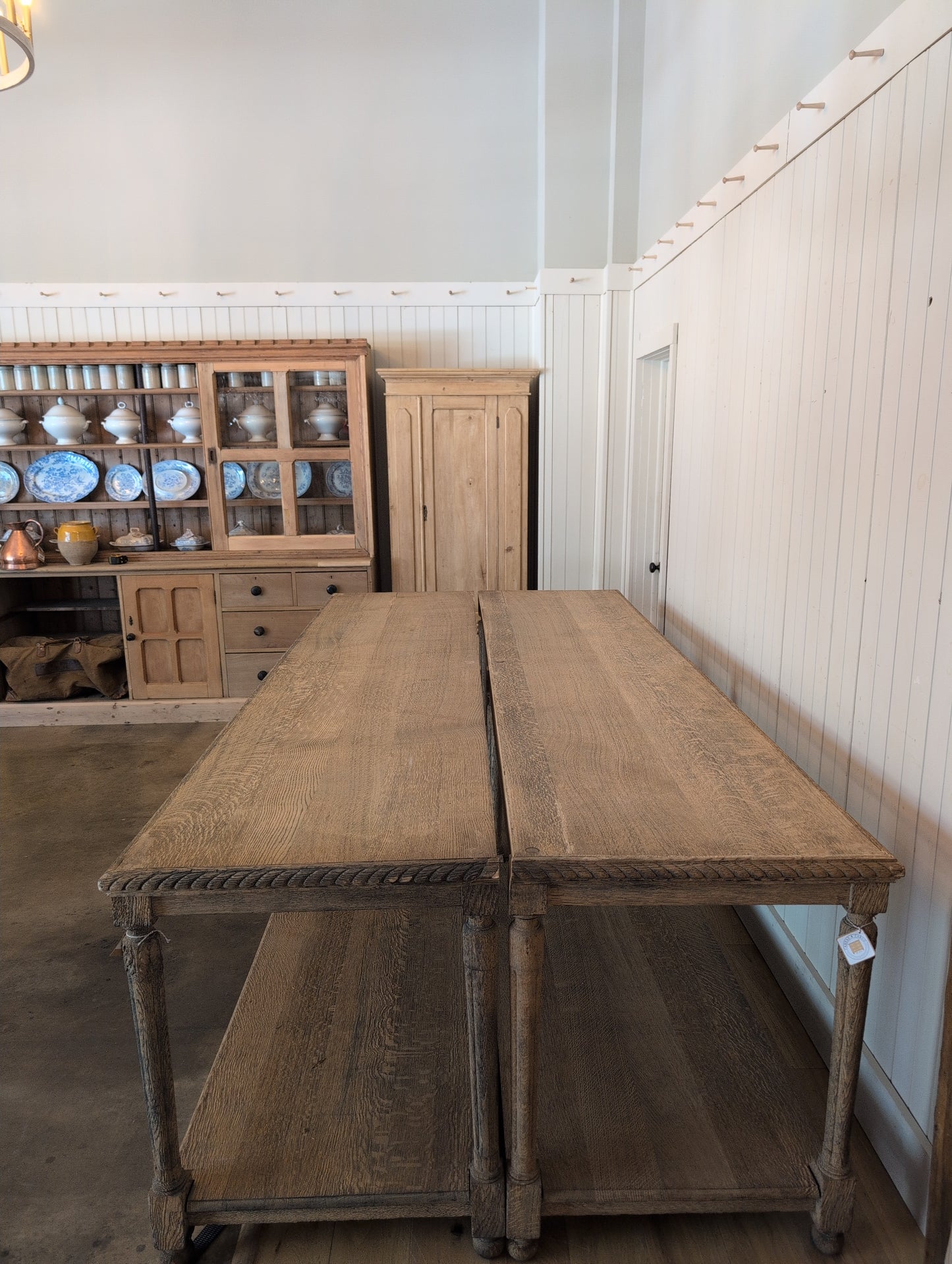 Scrubbed Oak Belgian Drapers Table 1