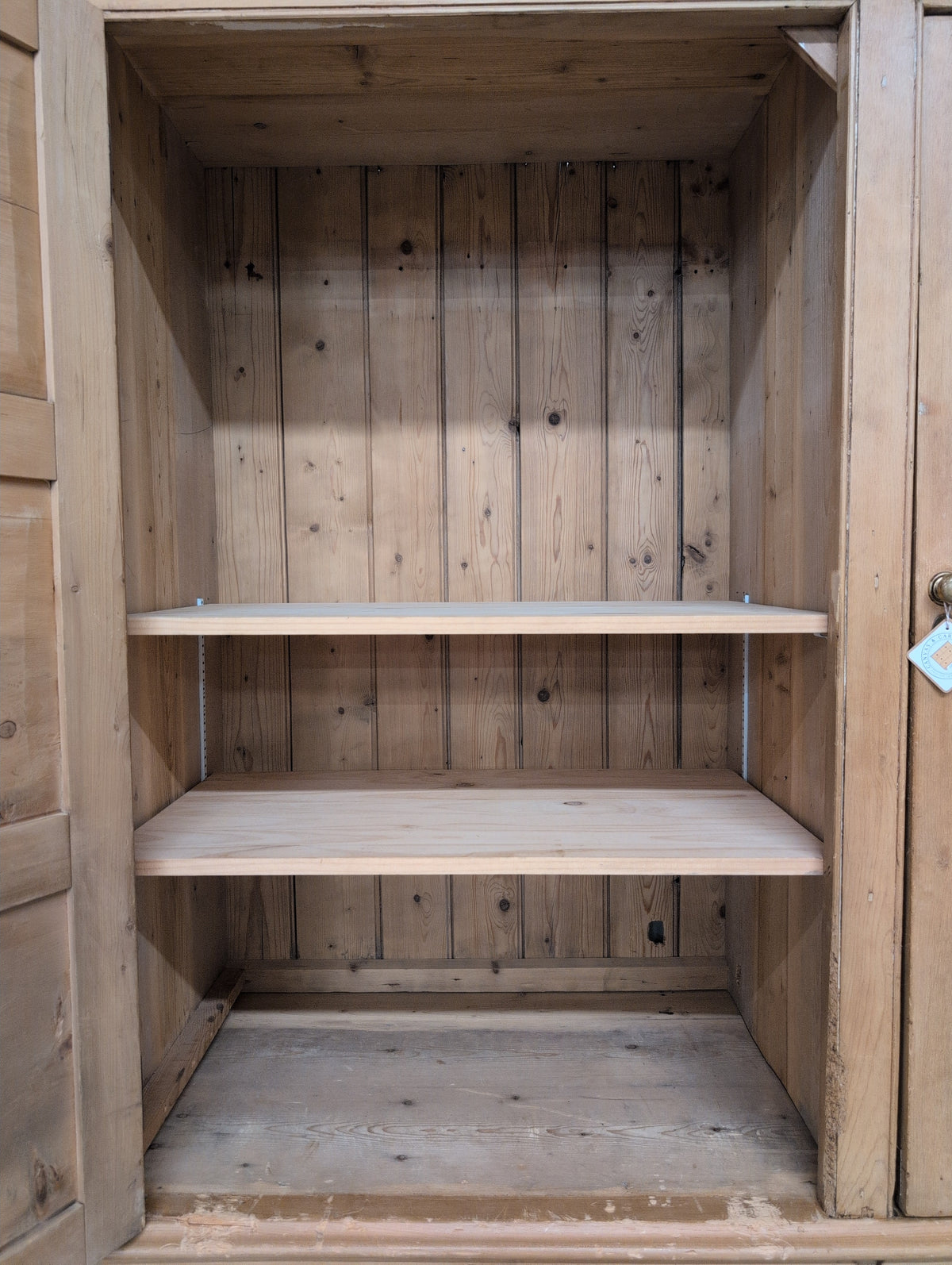 Grand Light Pine Linen Press