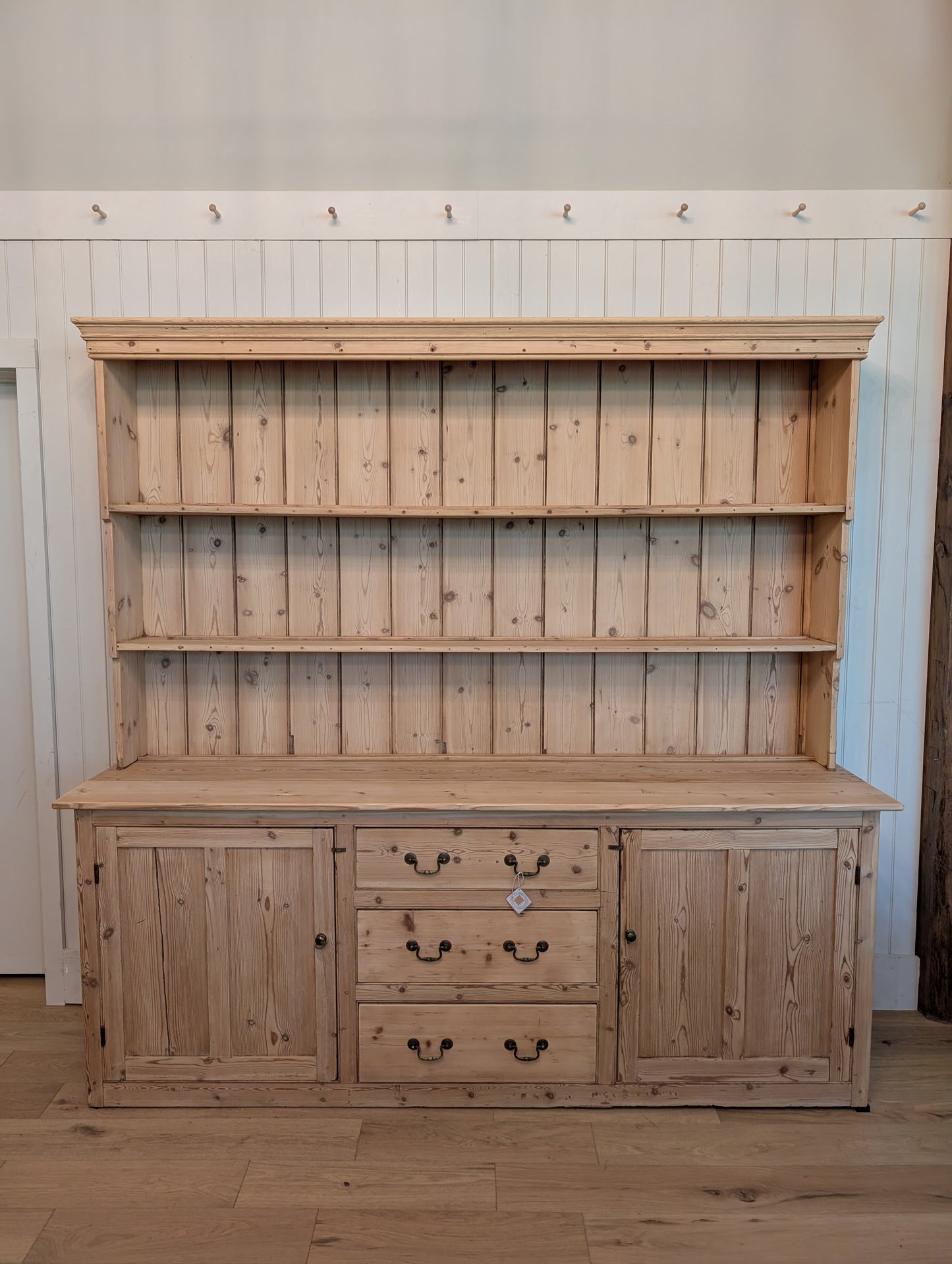7ft+ Graduated Shelving Pine Hutch