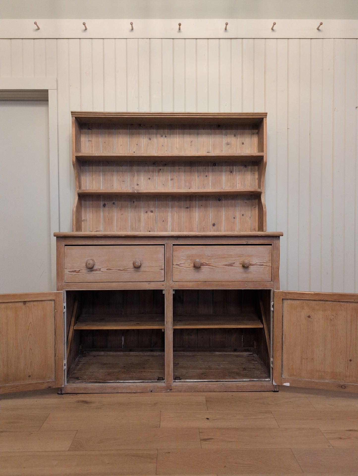 Stout English Pine Hutch