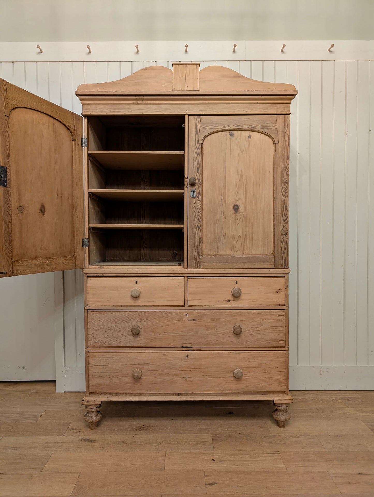 English Pine Linen Press