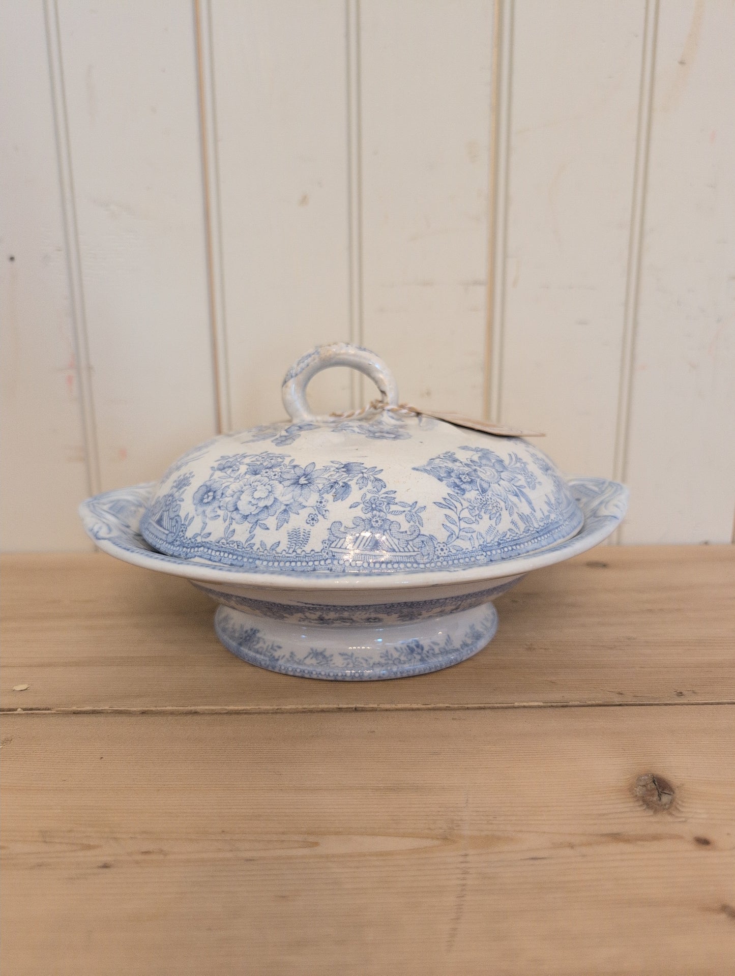 Asiatic Pheasant Round Tureen with Lid