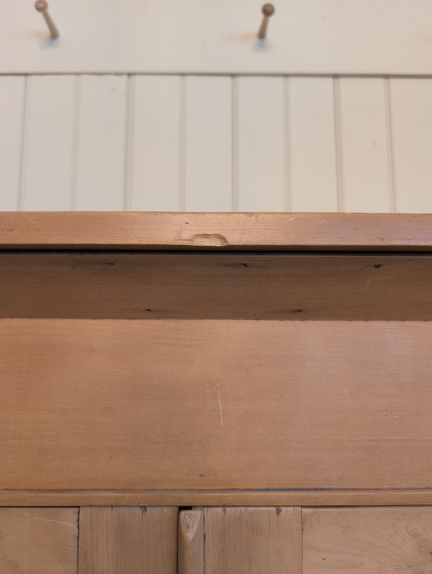 Glazed Arch Door Pine Hutch