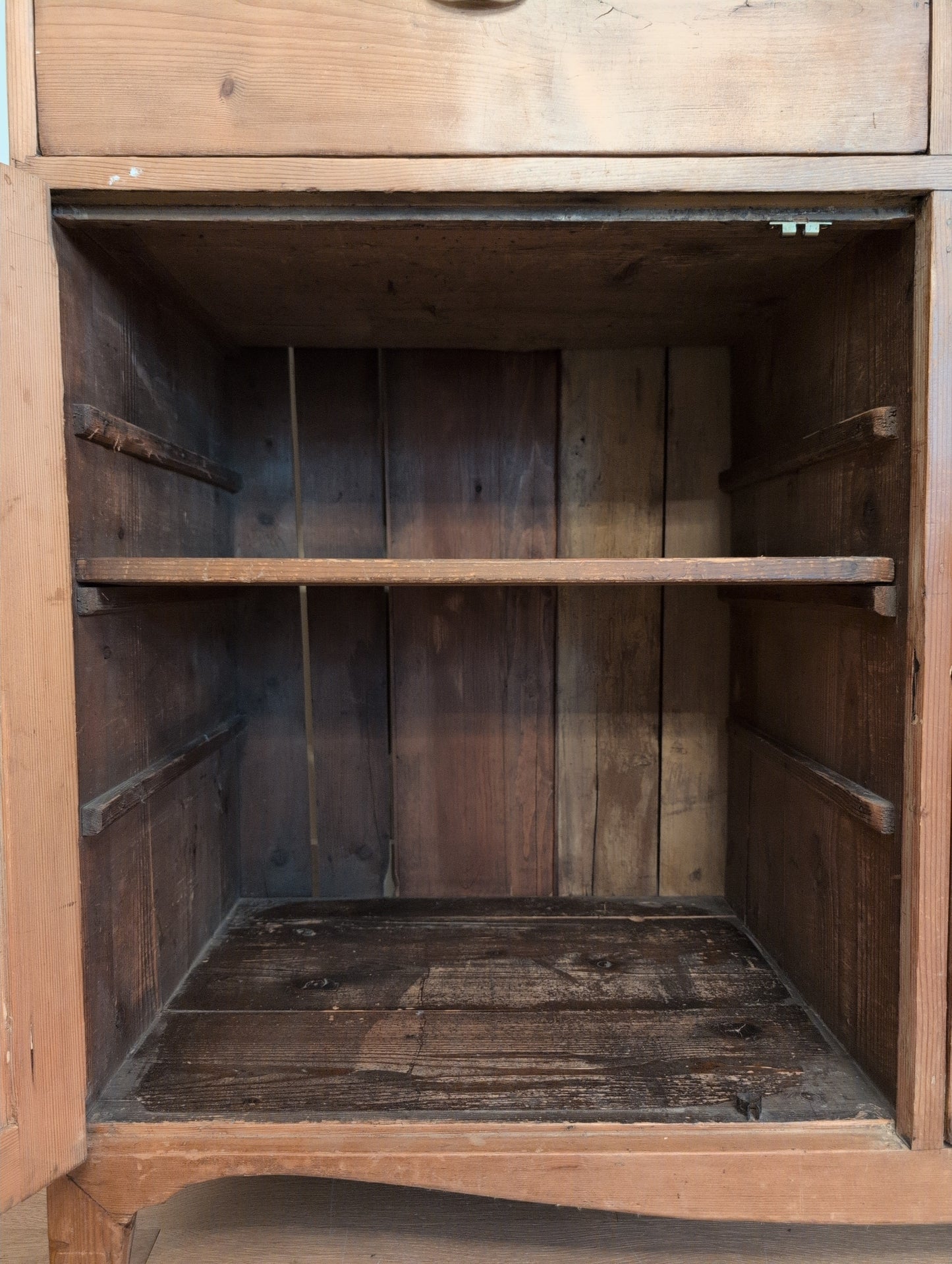 Georgian Pine Linen Press