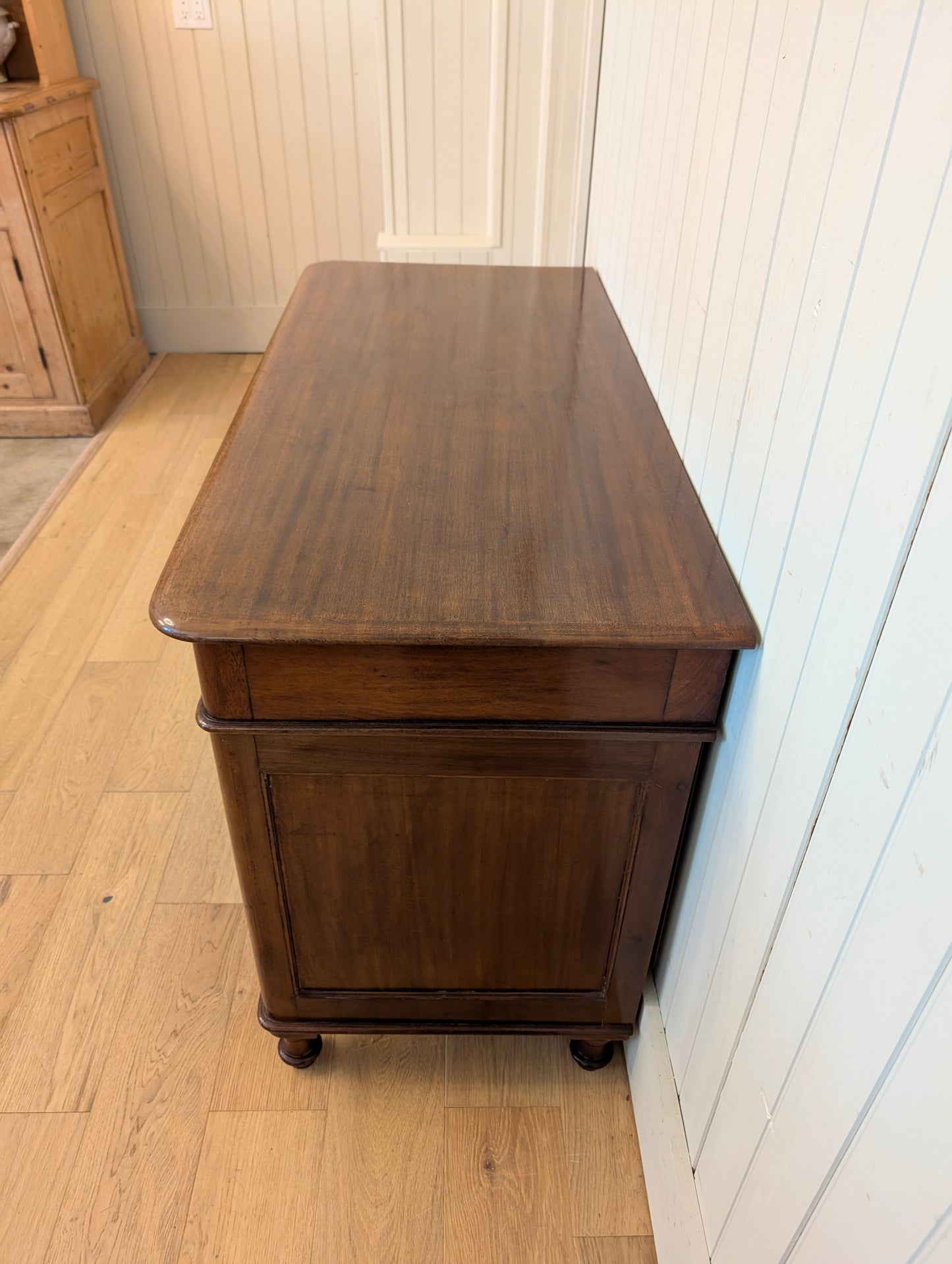 2 pc Mahogany Server