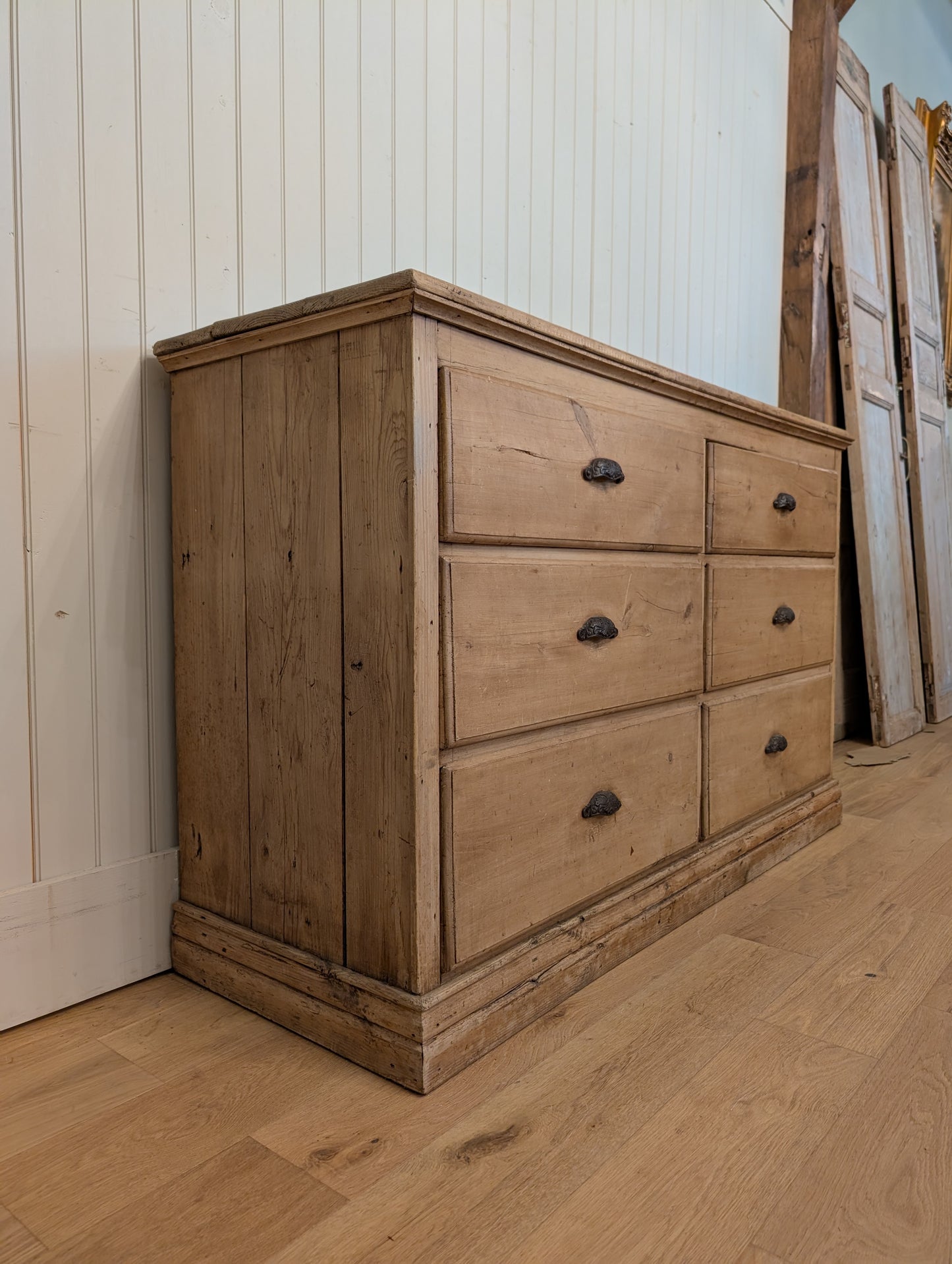 Bank of 6 Drawers
