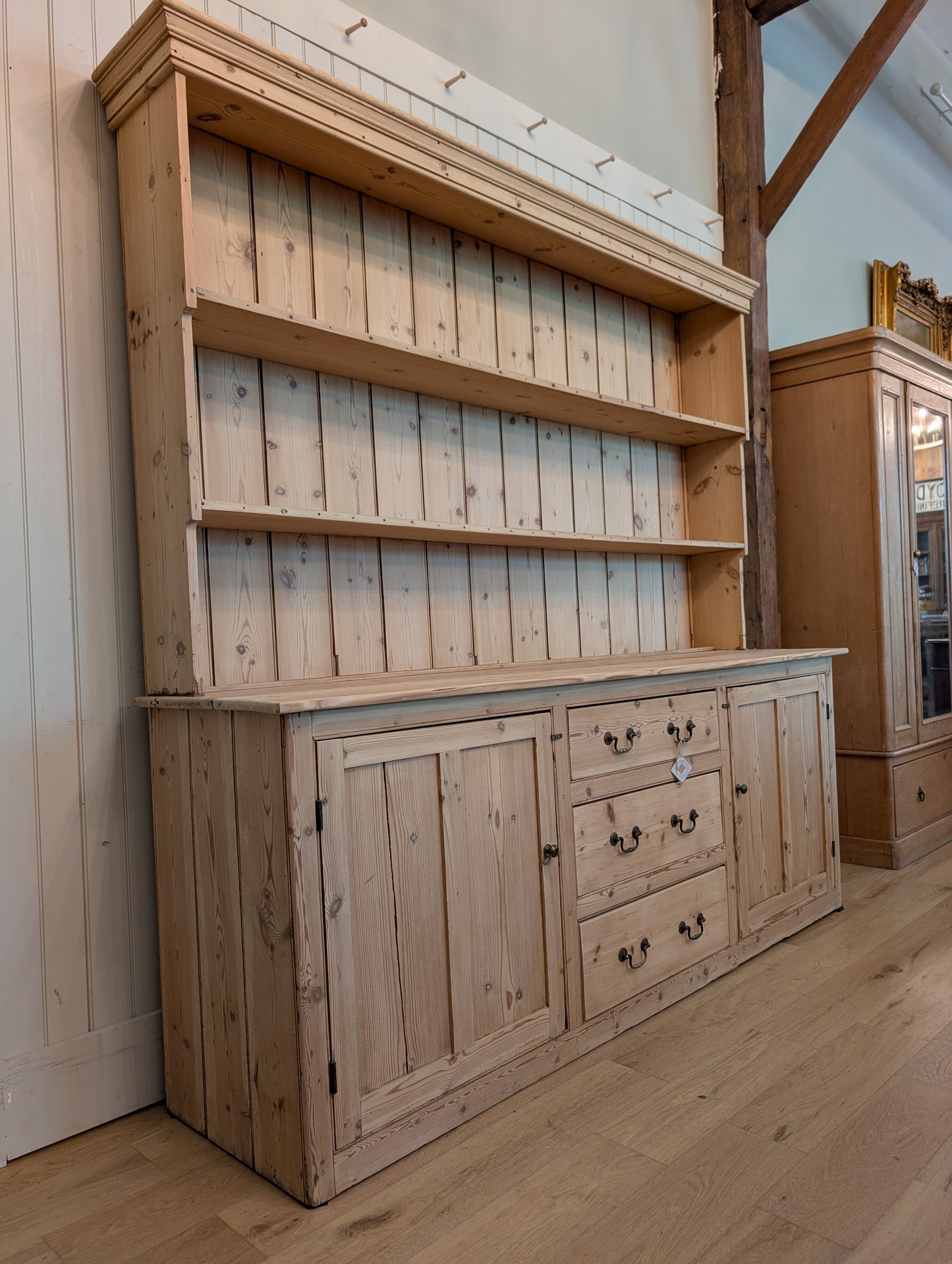 7ft+ Graduated Shelving Pine Hutch
