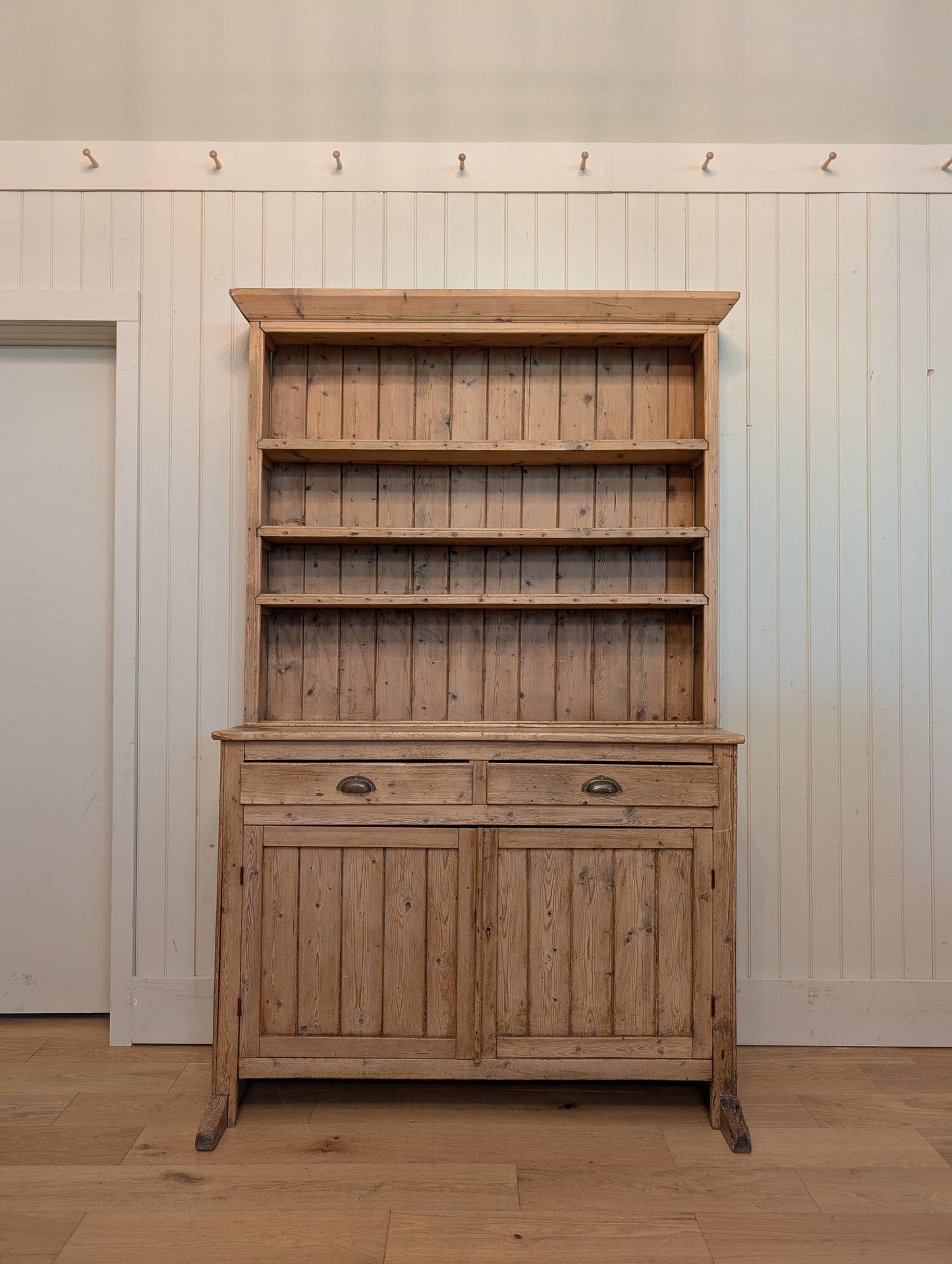 One Piece Irish Pine Hutch
