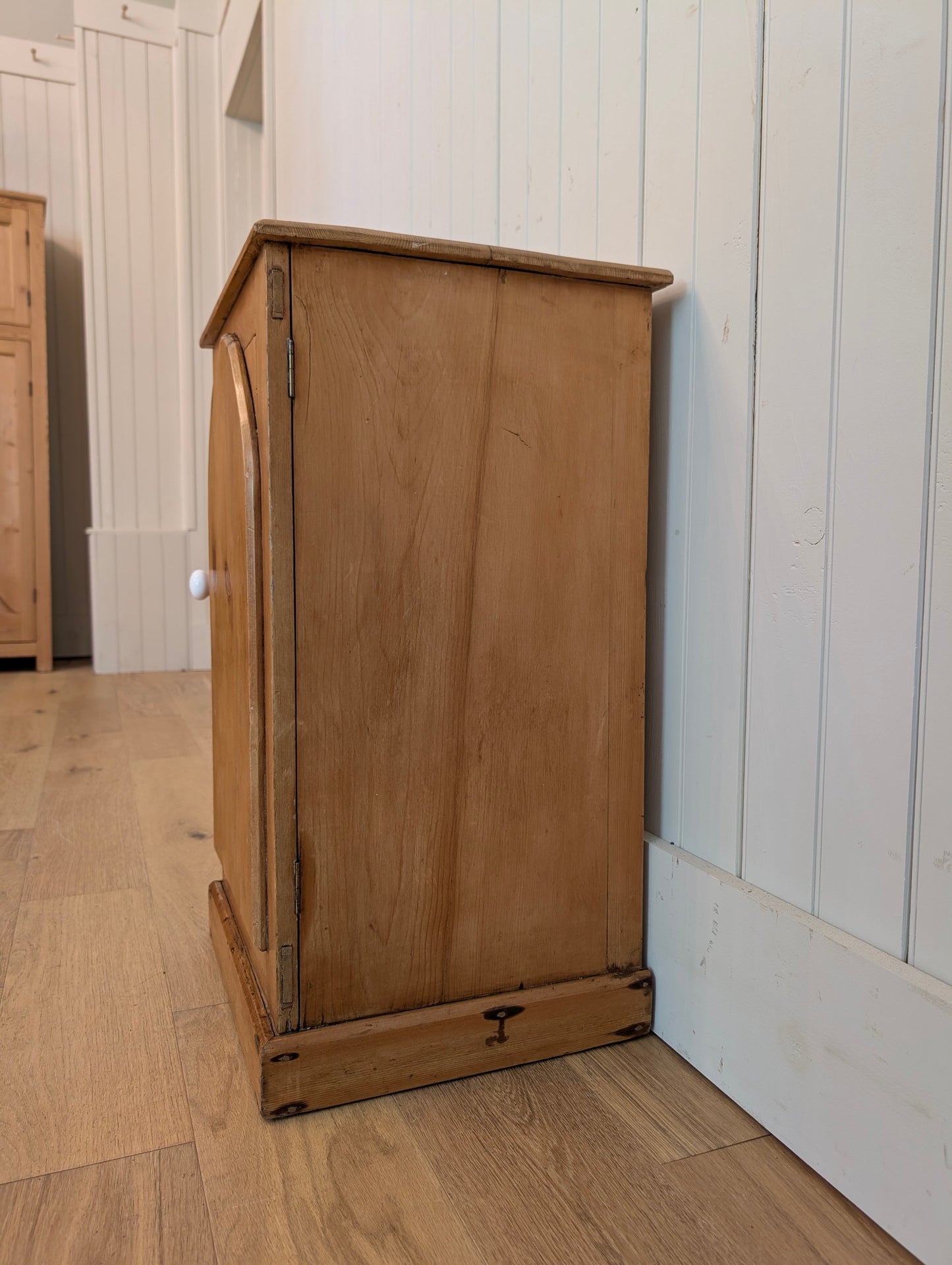 Arch Door Bedside Cupboard