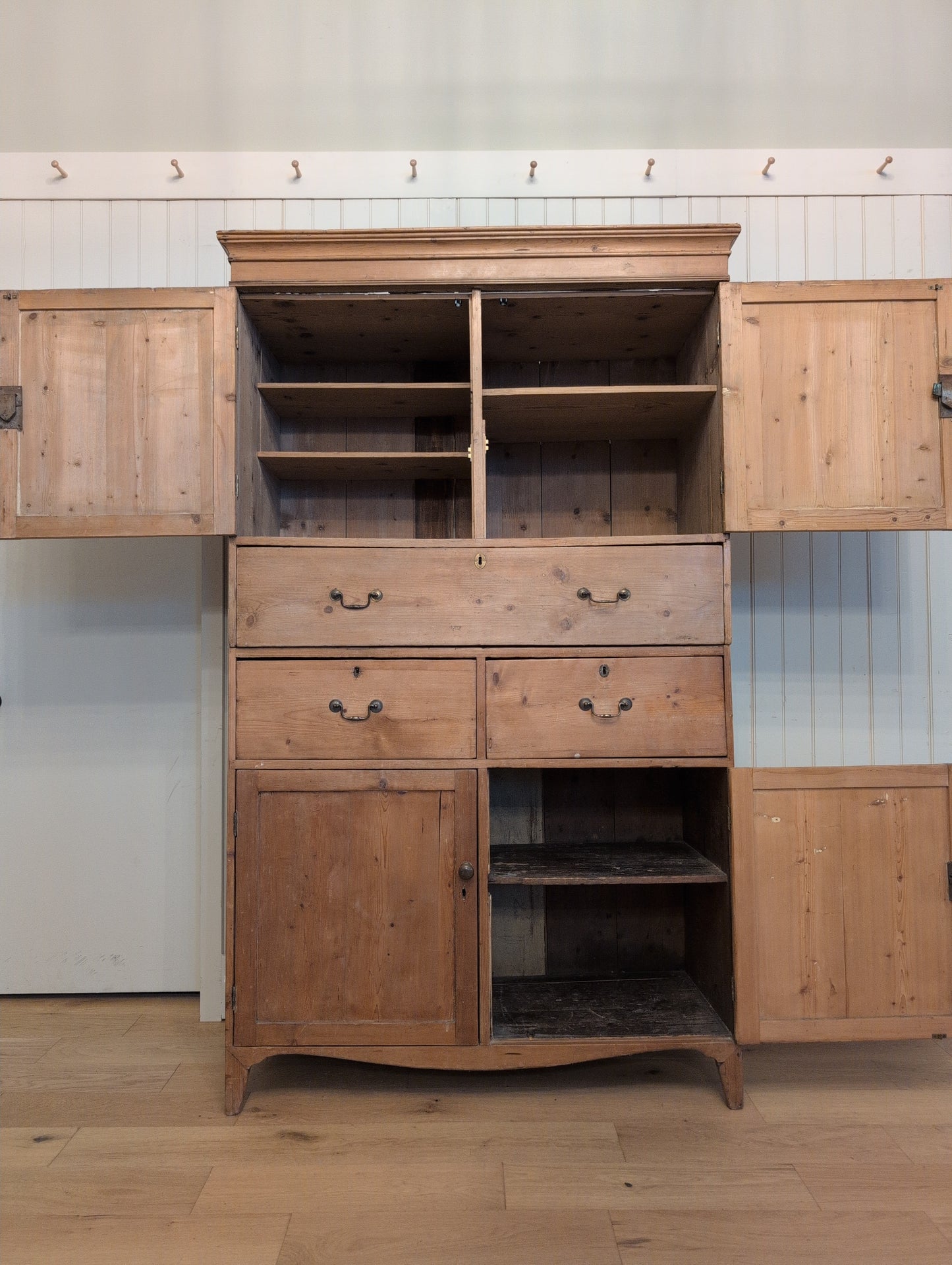 Georgian Pine Linen Press